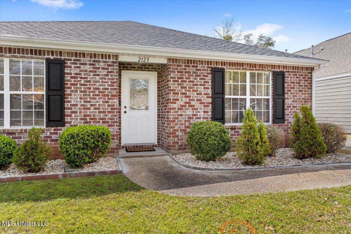 2123 Lindhridge Drive, Gulfport, Mississippi image 4