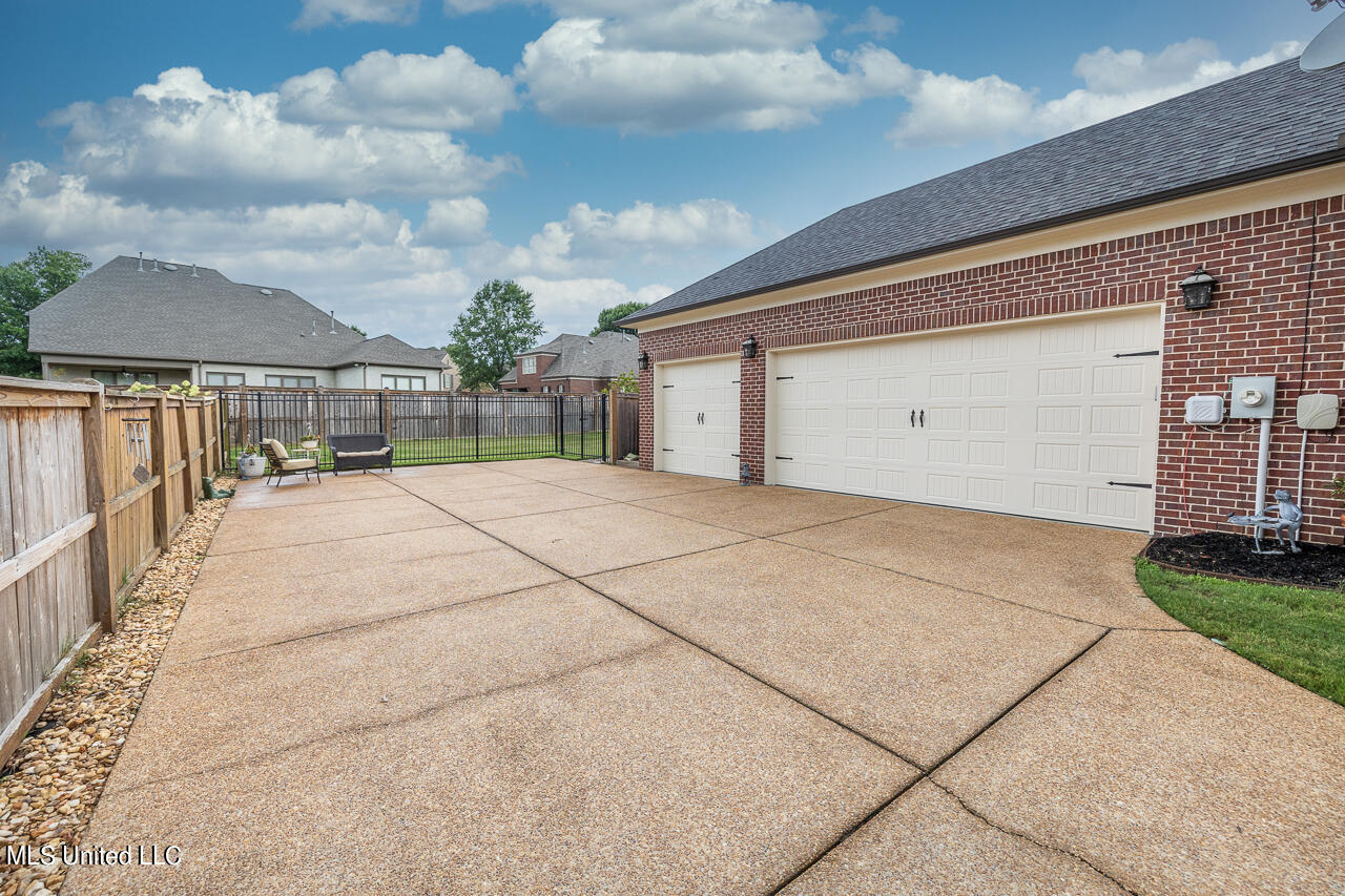 4833 E Delbridge Court, Olive Branch, Mississippi image 32