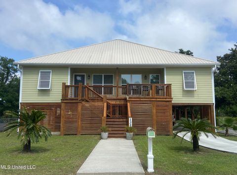 Single Family Residence in Biloxi MS 132 Keller Avenue.jpg