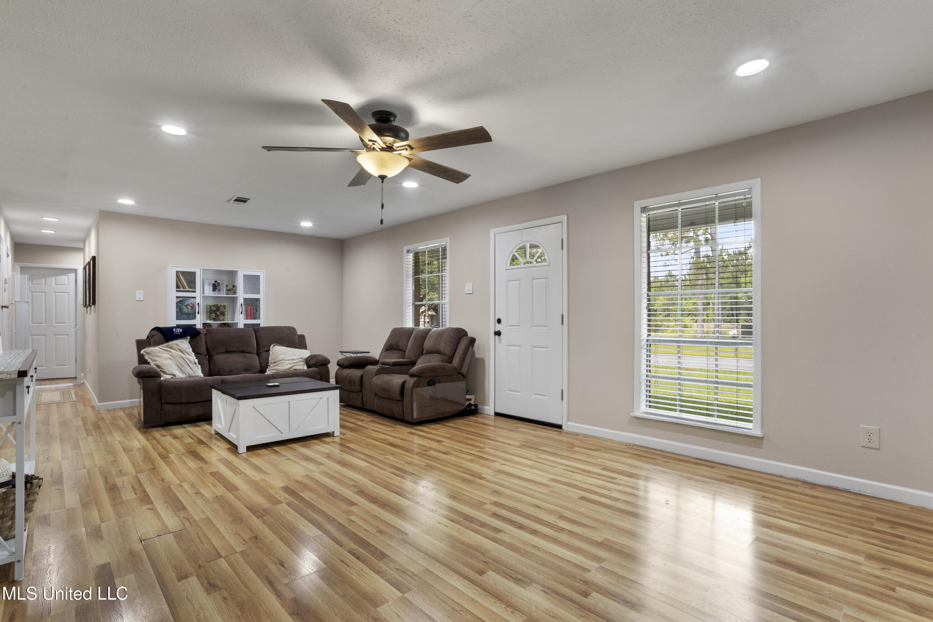 9101 Tammy Lane, Moss Point, Mississippi image 4