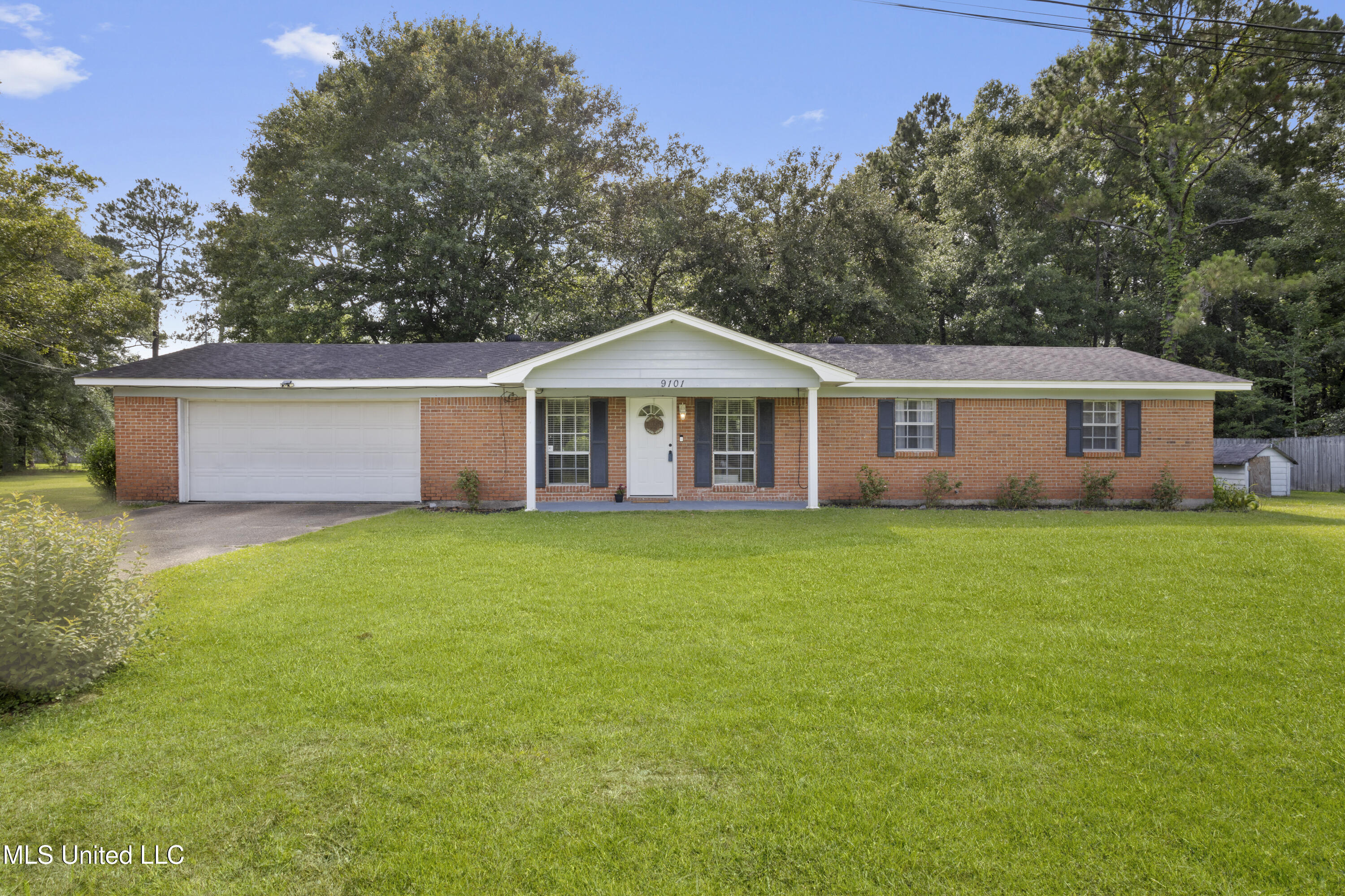 9101 Tammy Lane, Moss Point, Mississippi image 1