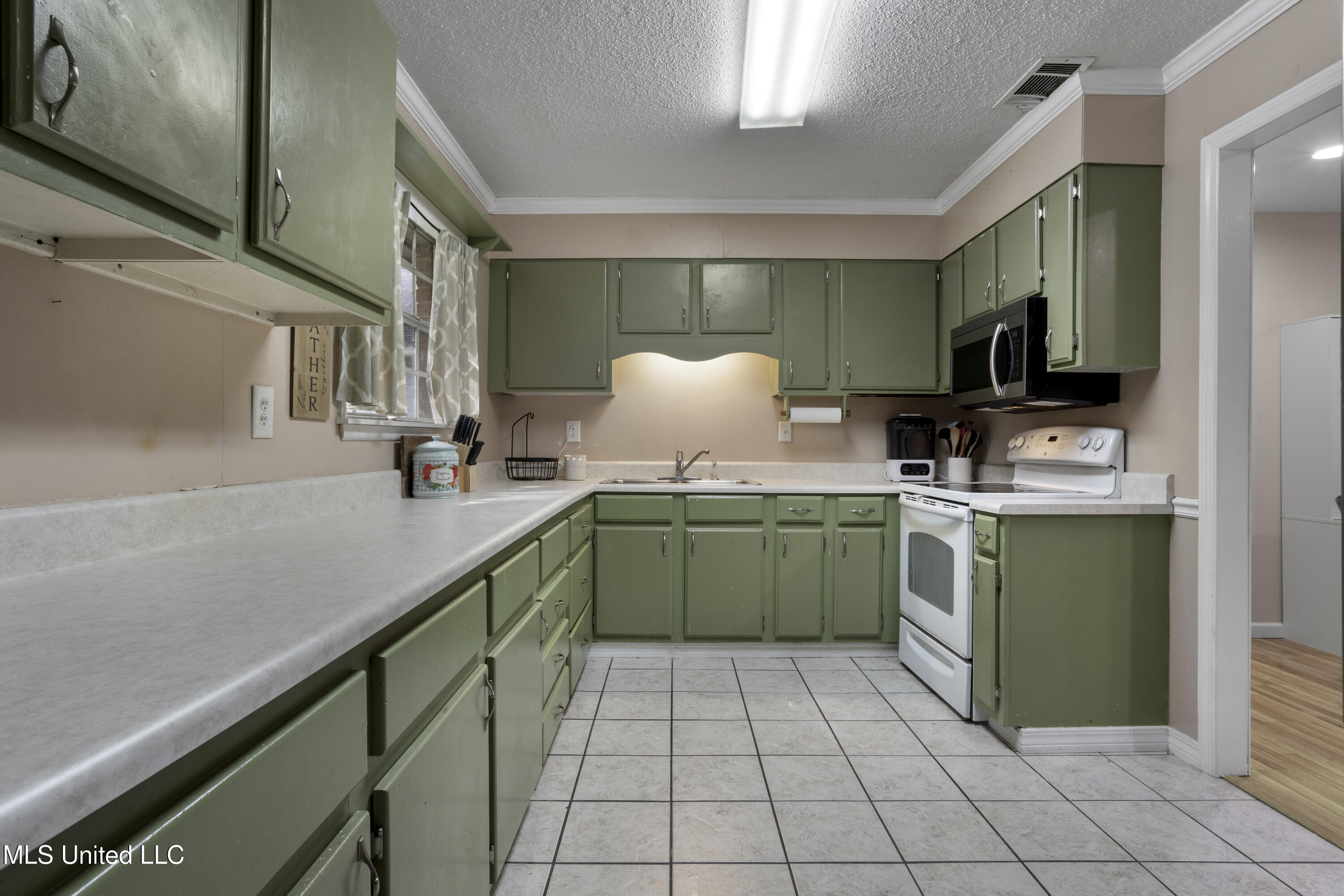 9101 Tammy Lane, Moss Point, Mississippi image 8