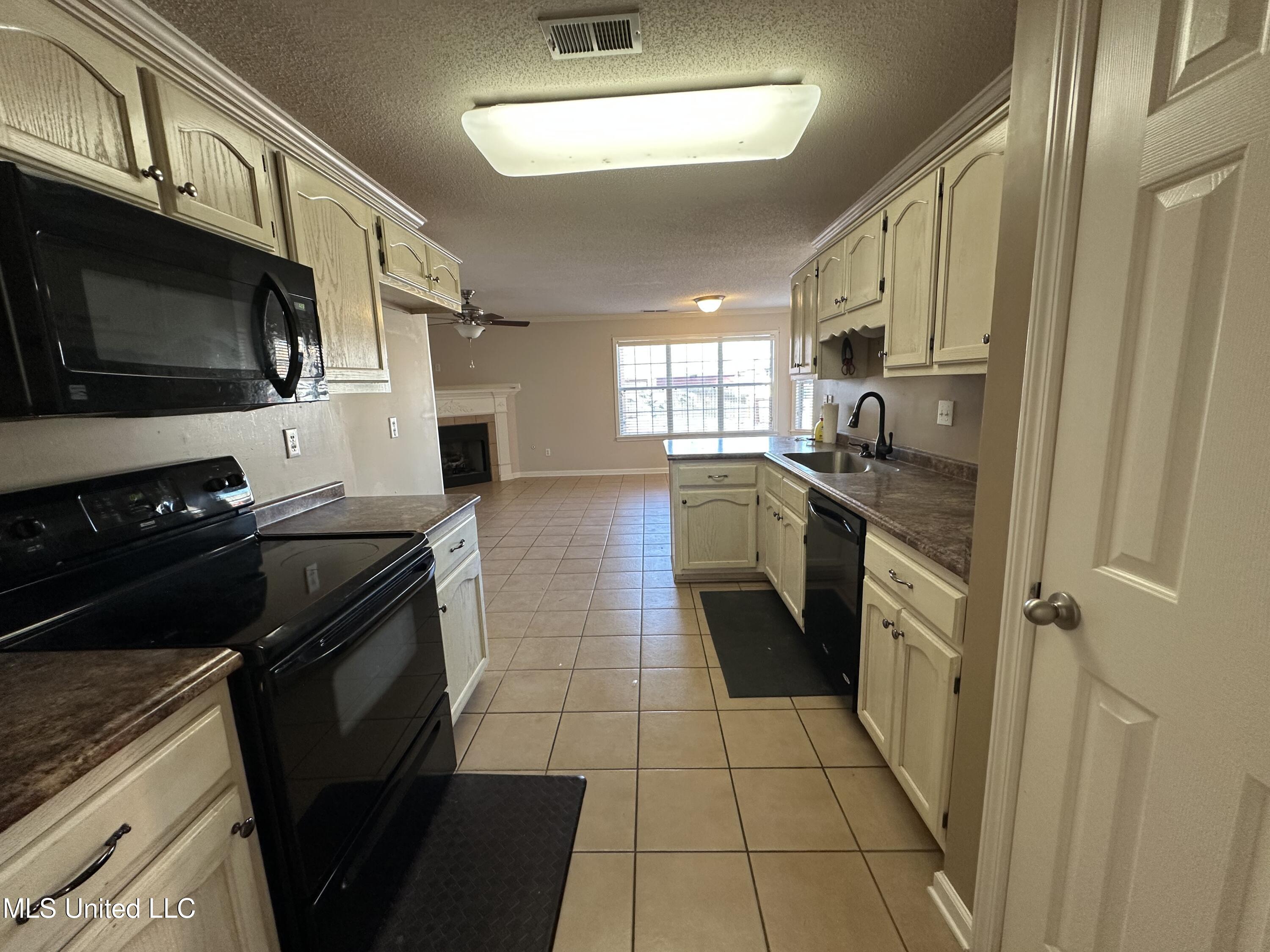 1626 Mason Drive, Hernando, Mississippi image 6