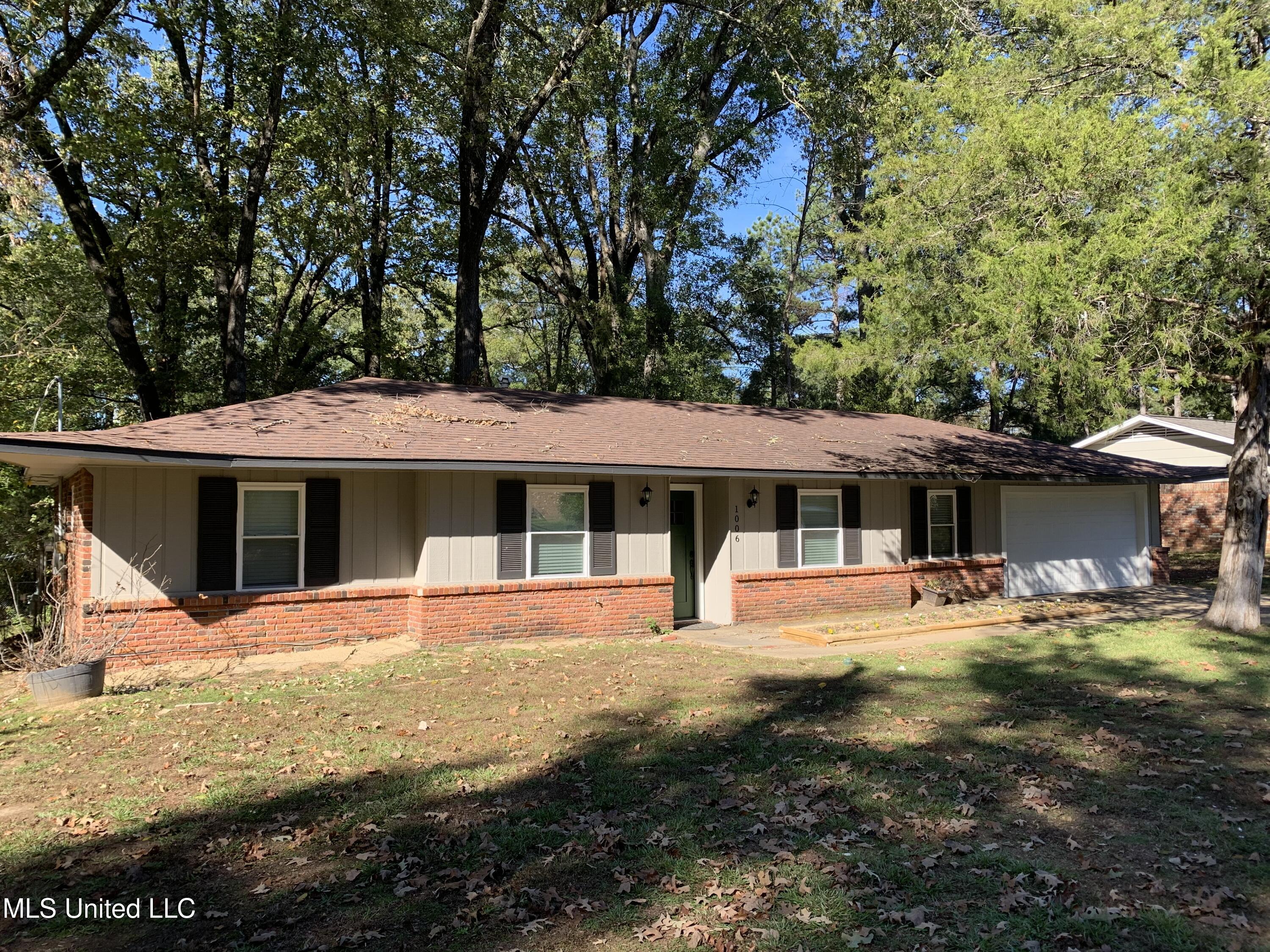 1006 Dogwood Street, Clinton, Mississippi image 2