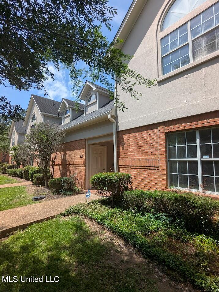 4801 S Autumn Woods Drive #205, Jackson, Mississippi image 2