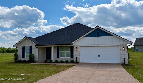 Homes For Sale - 109 Red Bird Cove<br/> Senatobia, MS 38668
