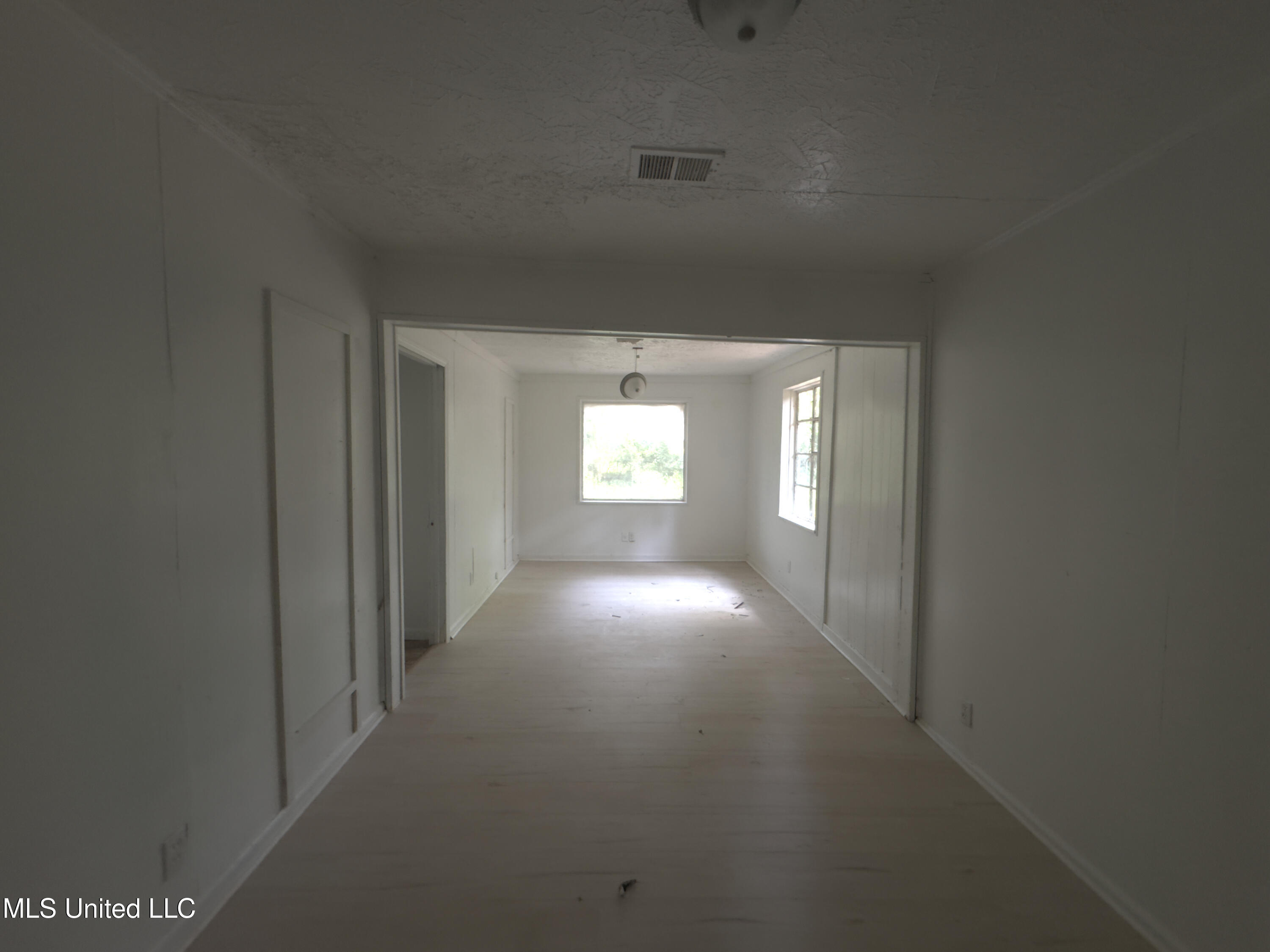 1136 Killarney Street, Jackson, Mississippi image 4