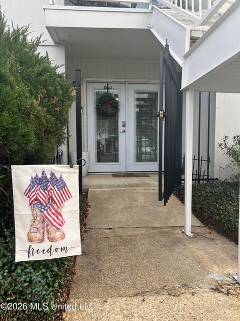 Condo For Sale - 550 Post Road<br/> Ridgeland, MS 39157