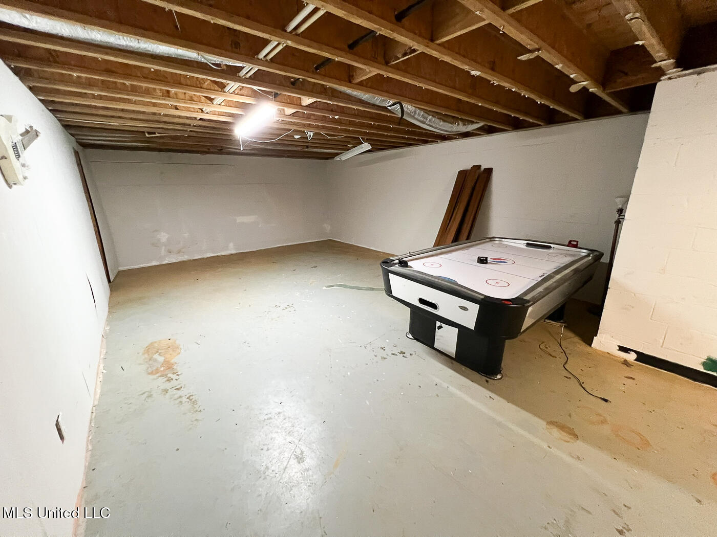 502 N Thunderbird Drive, Hernando, Mississippi image 35