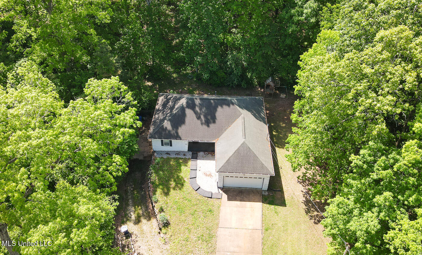 502 N Thunderbird Drive, Hernando, Mississippi image 3