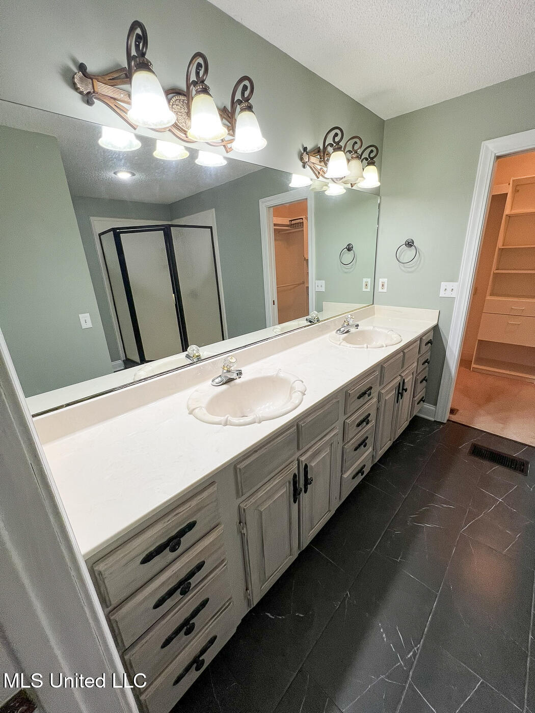 502 N Thunderbird Drive, Hernando, Mississippi image 22