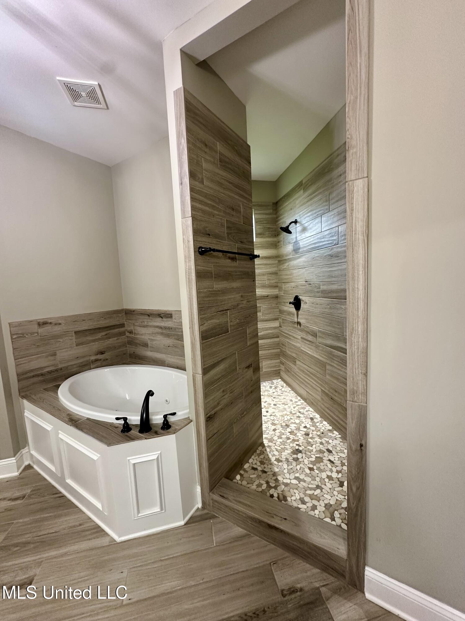 4049 Courtyard Drive, Southaven, Mississippi image 18