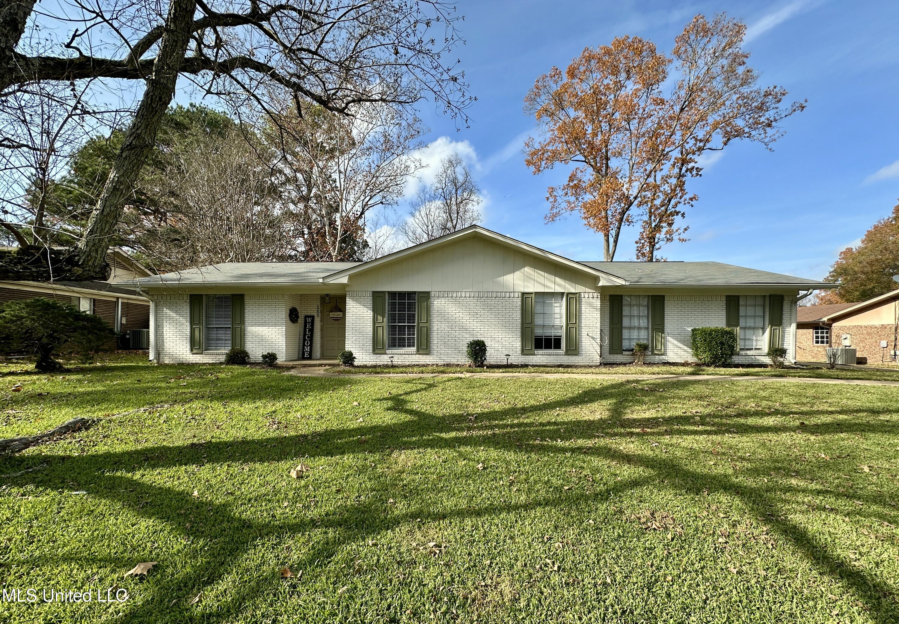 1209 Canterbury Lane, Clinton, Mississippi image 5