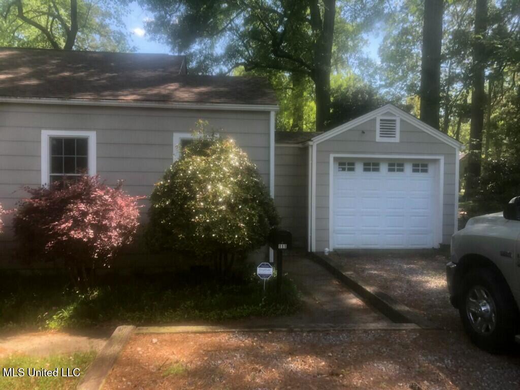 111 Cooper Road, Jackson, Mississippi image 2