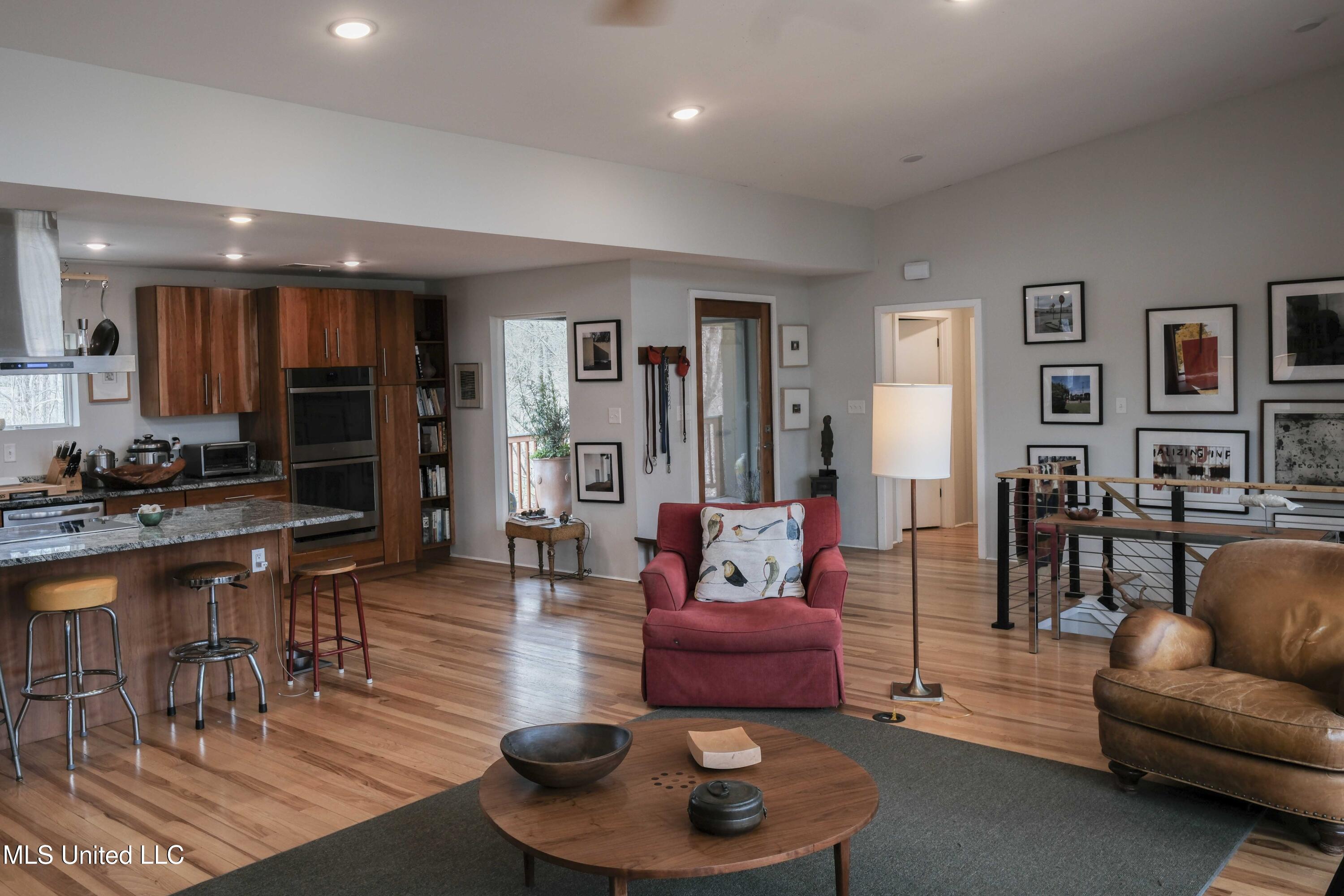 11455 First Hickory Cove, Hernando, Mississippi image 3
