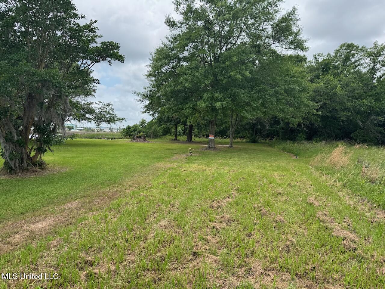 Eagle Point Circle, Biloxi, Mississippi image 8