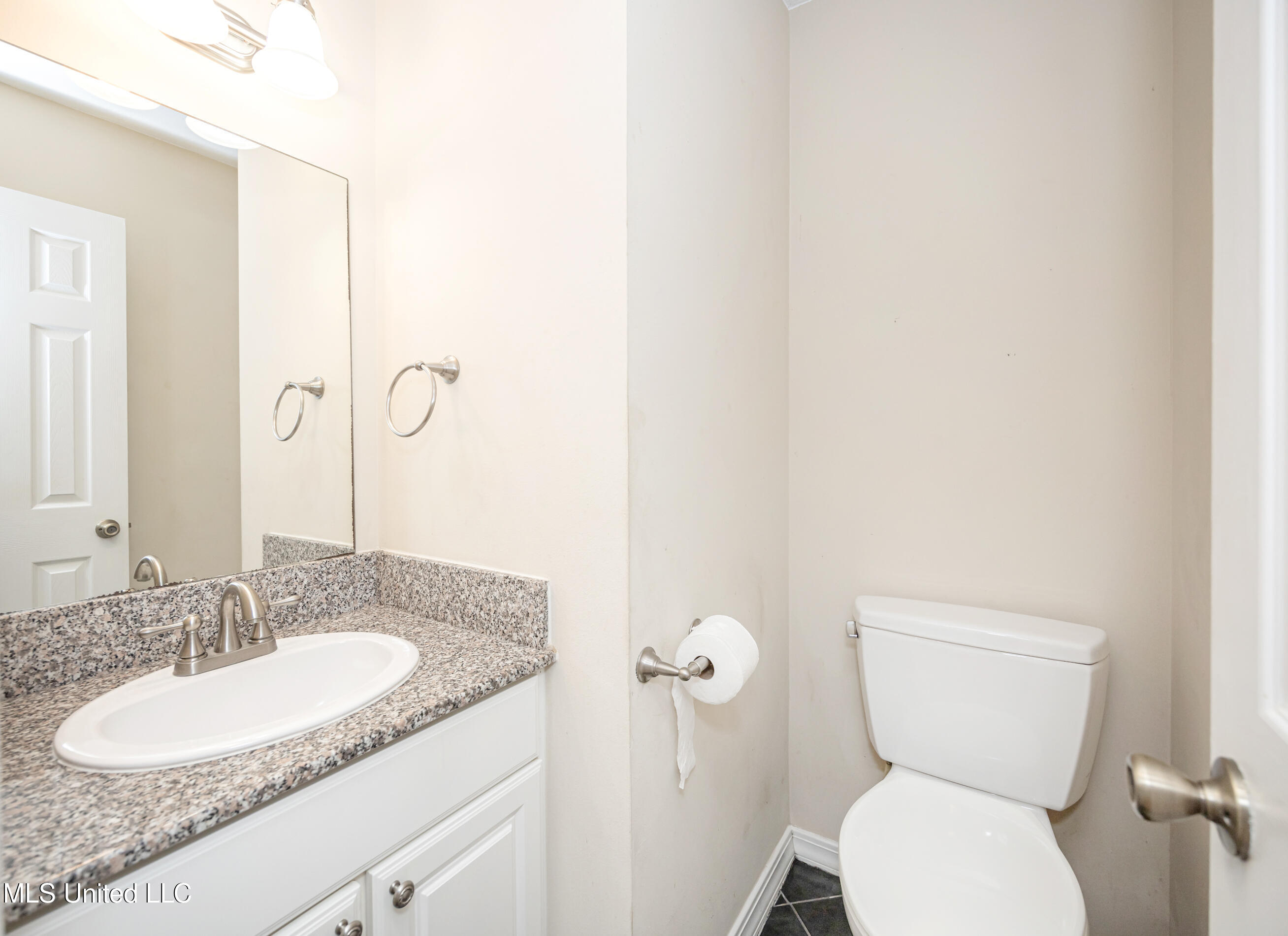 803 Woodglen Drive, Ocean Springs, Mississippi image 11