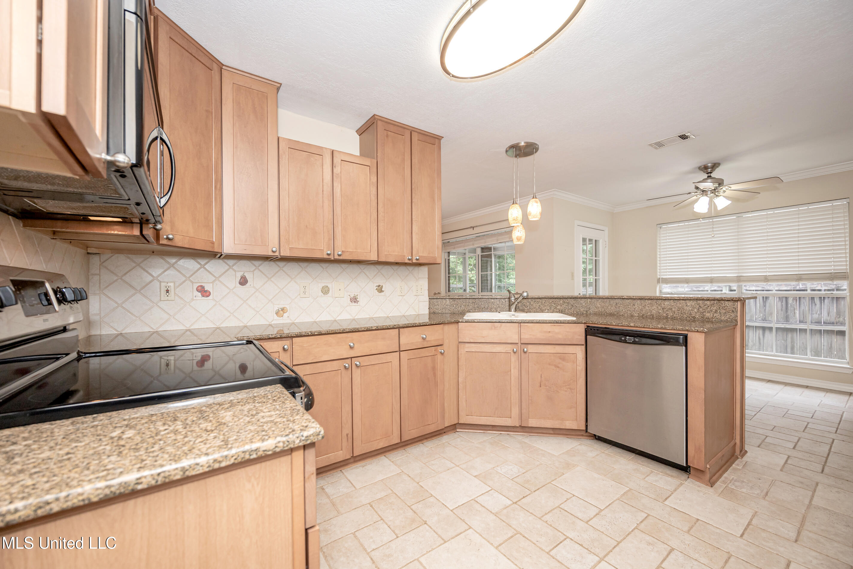803 Woodglen Drive, Ocean Springs, Mississippi image 18