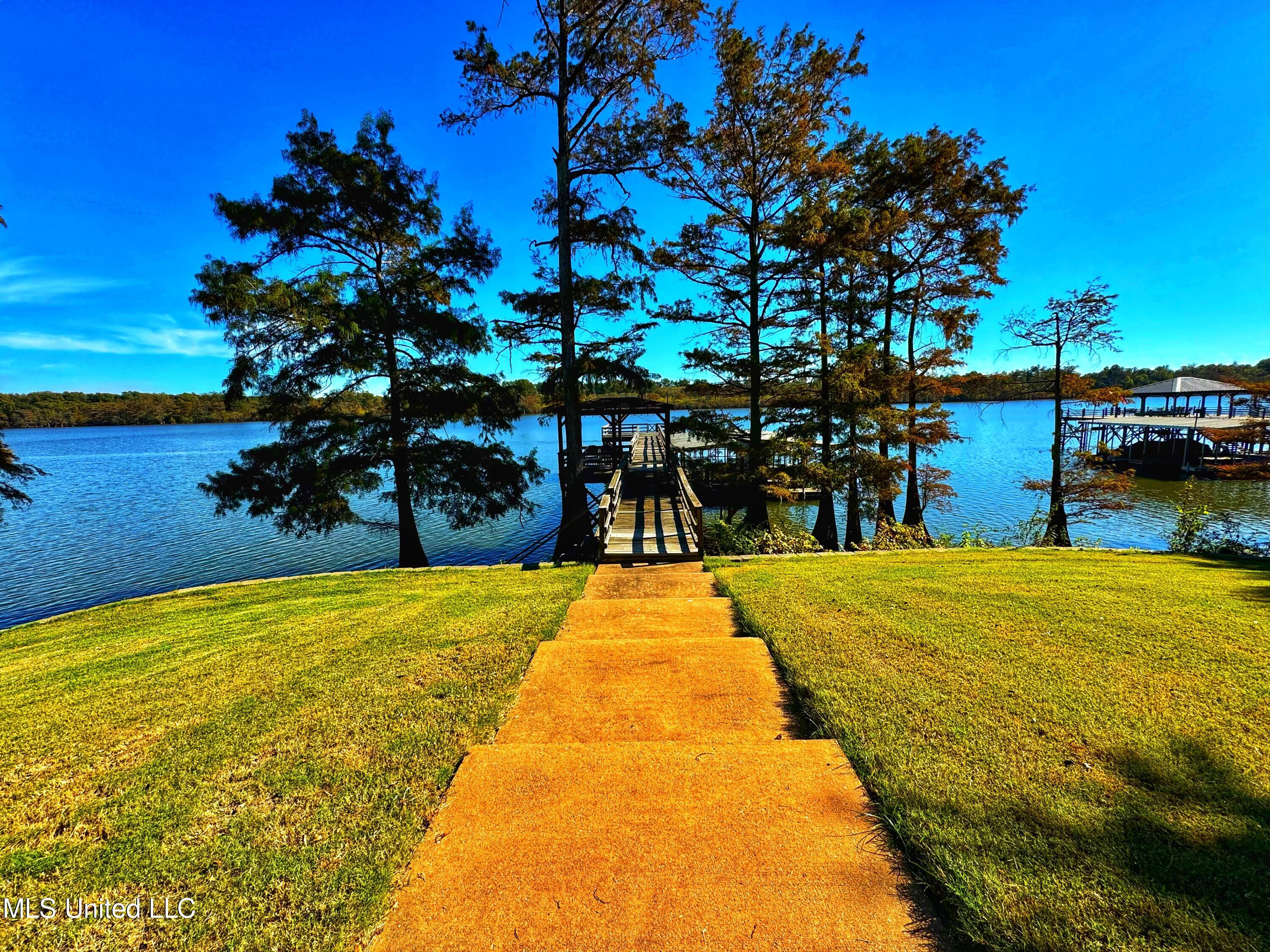 16 Parker Landing, Dundee, Mississippi image 5