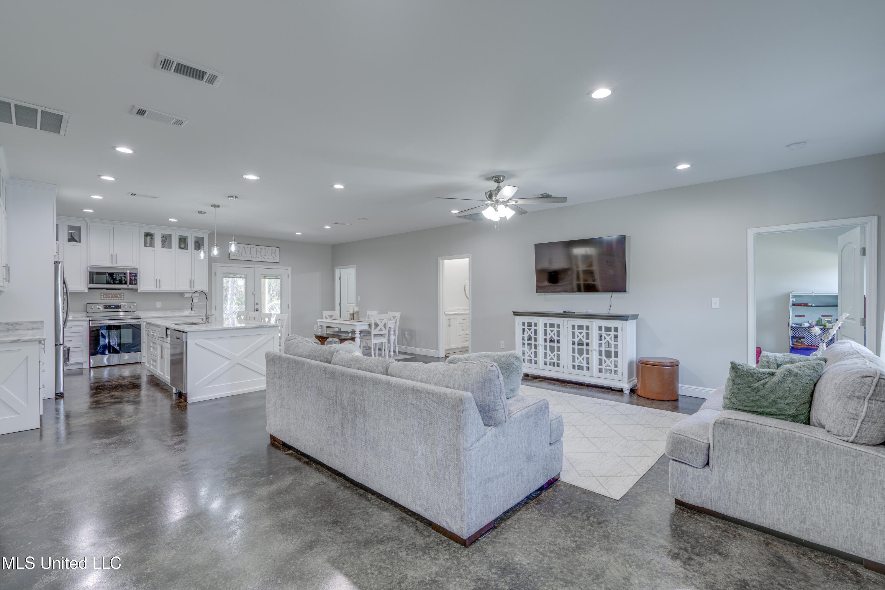 23159 Unicorn Lane, Pass Christian, Mississippi image 3