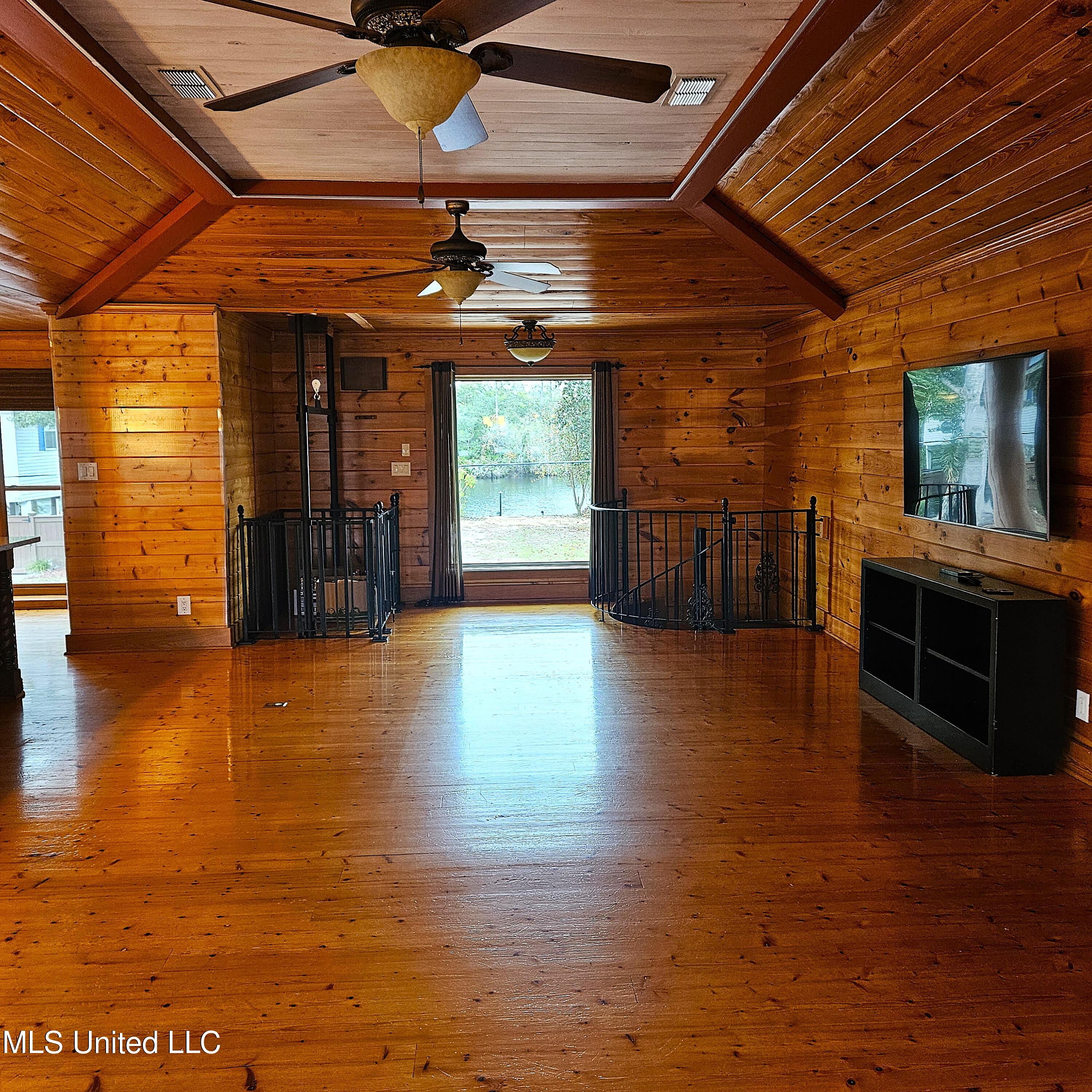 15127 Chickasaw Road, Kiln, Mississippi image 12