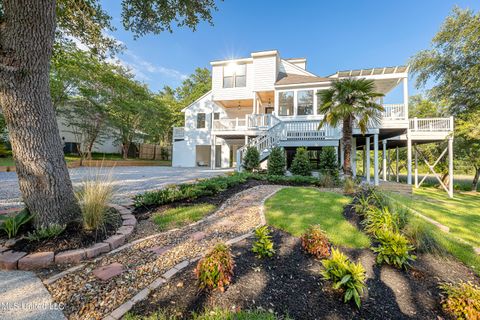 Single Family Residence in Ocean Springs MS 120 Holcomb Boulevard.jpg