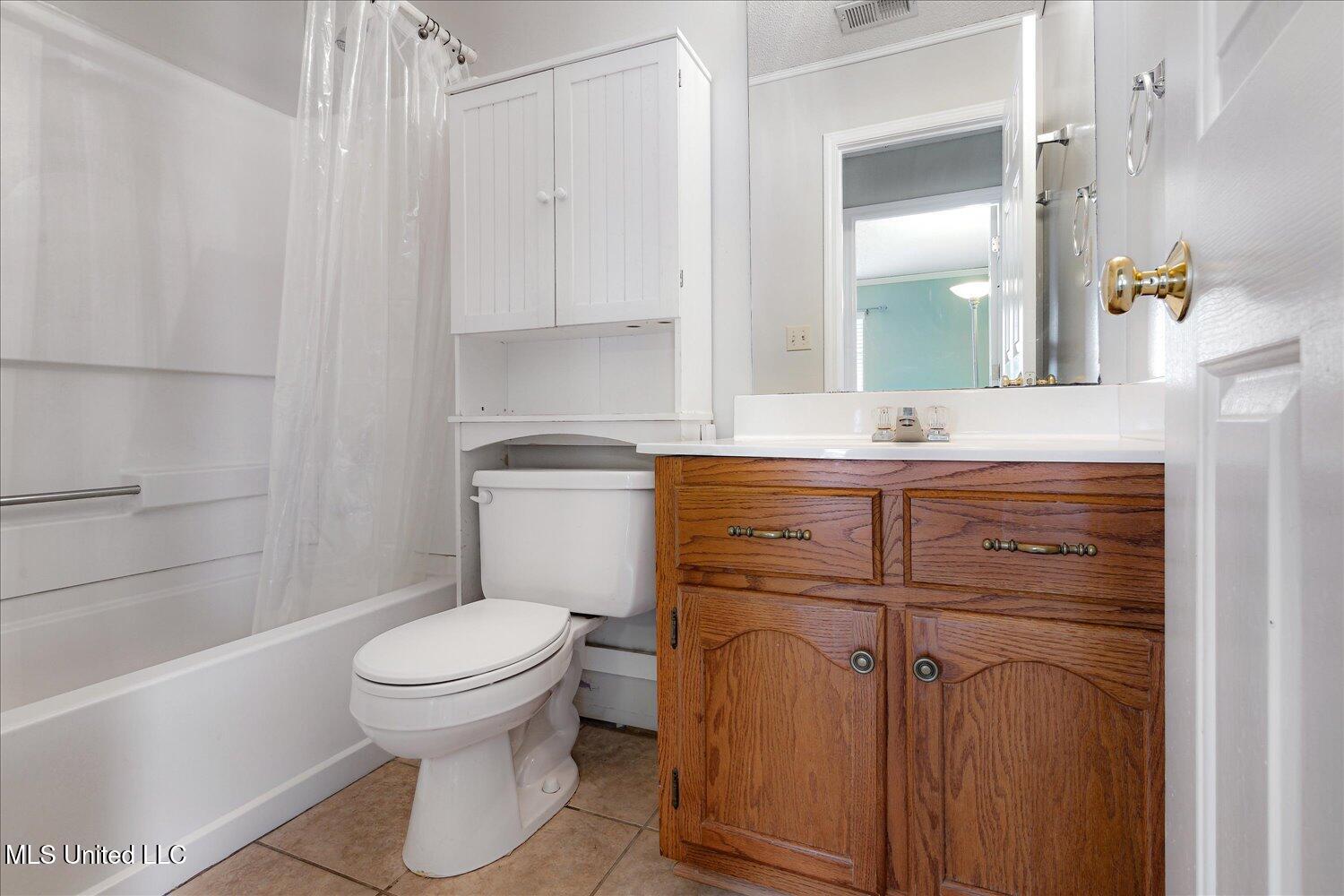 7633 Iris Drive, Southaven, Mississippi image 32