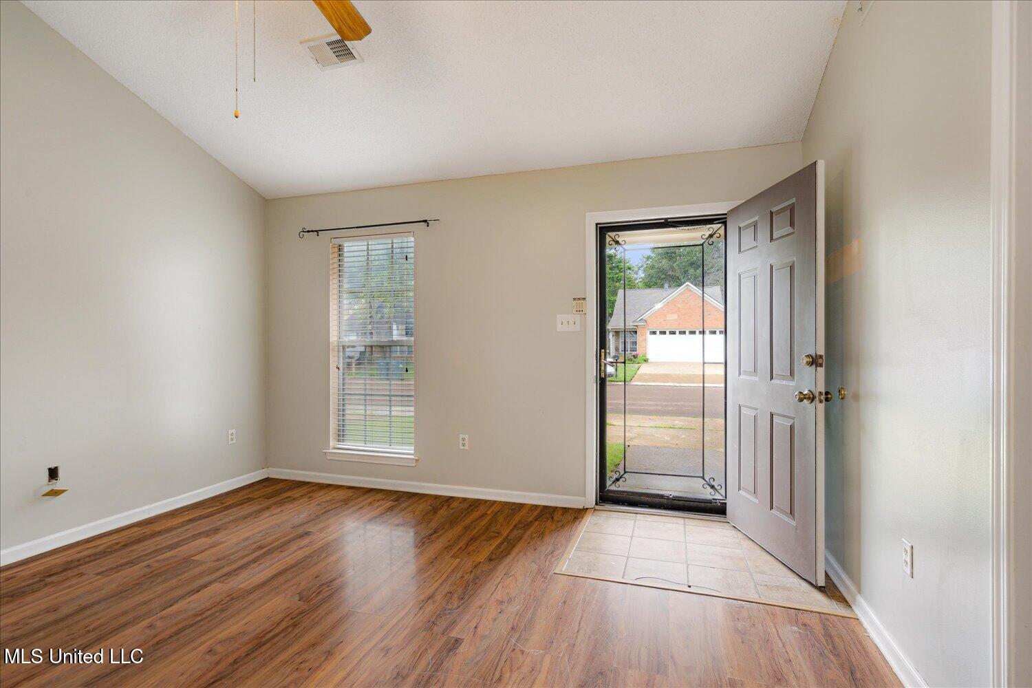7633 Iris Drive, Southaven, Mississippi image 12