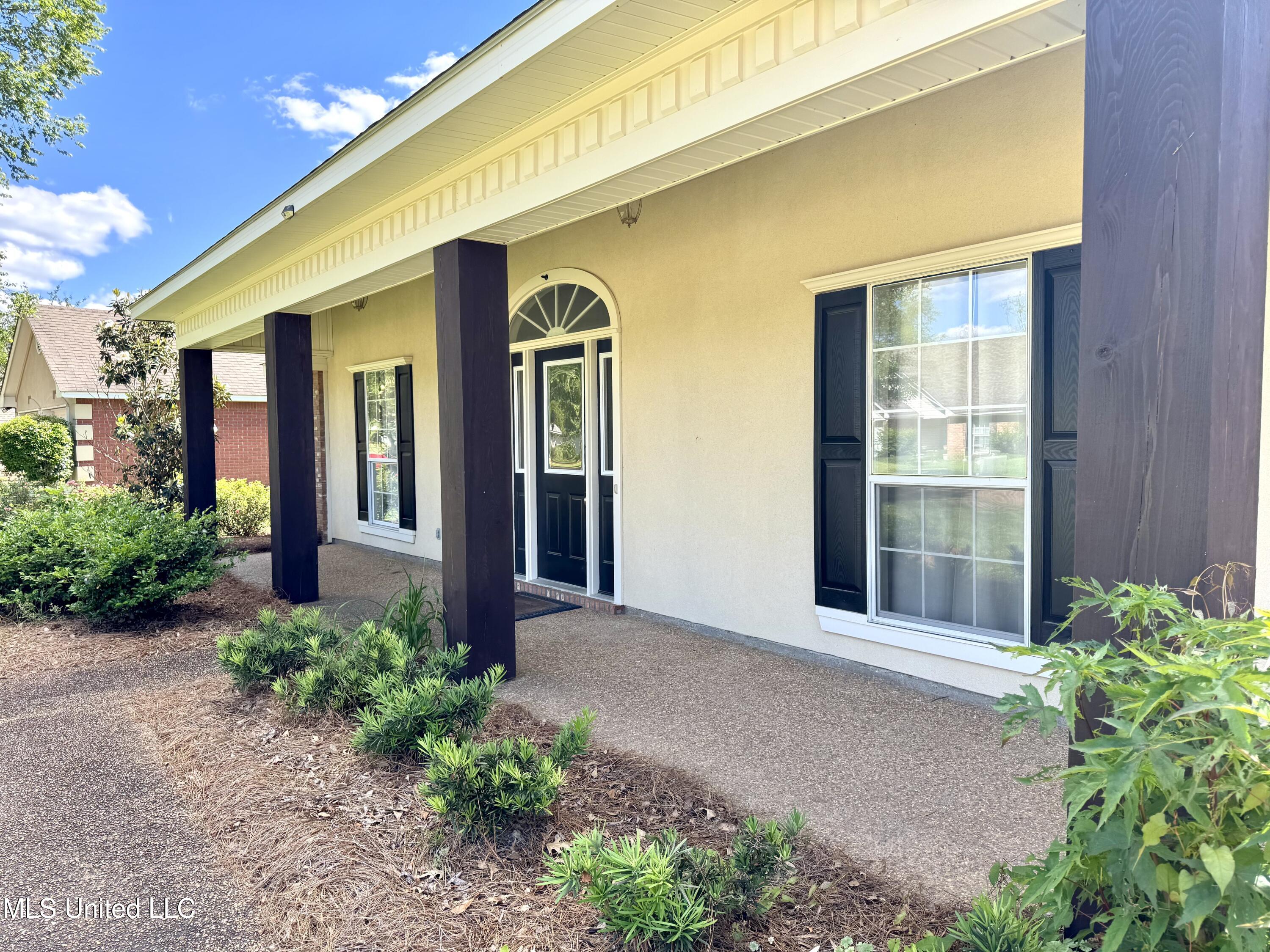320 Colonial Drive, Madison, Mississippi image 3