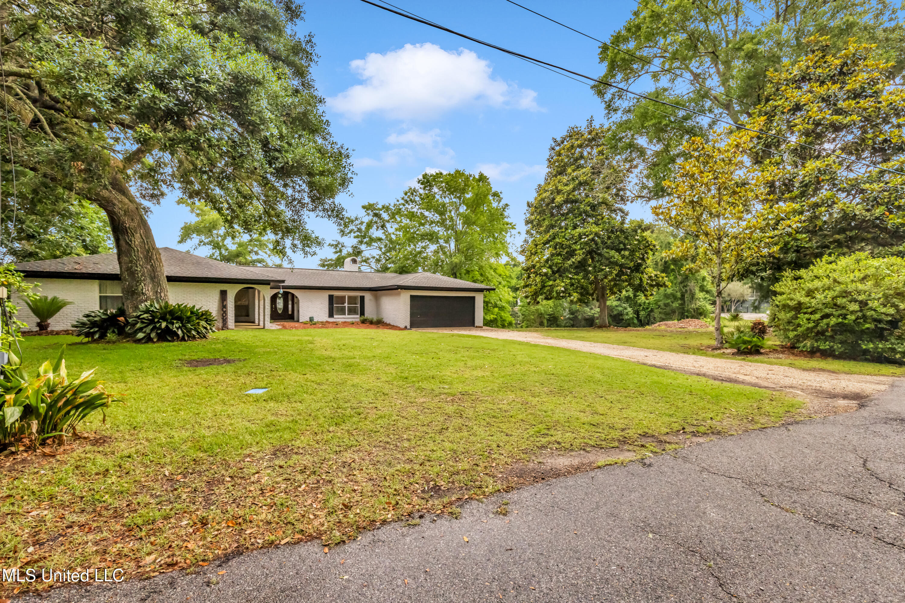 3225 Red Bluff Circle, Ocean Springs, Mississippi image 4