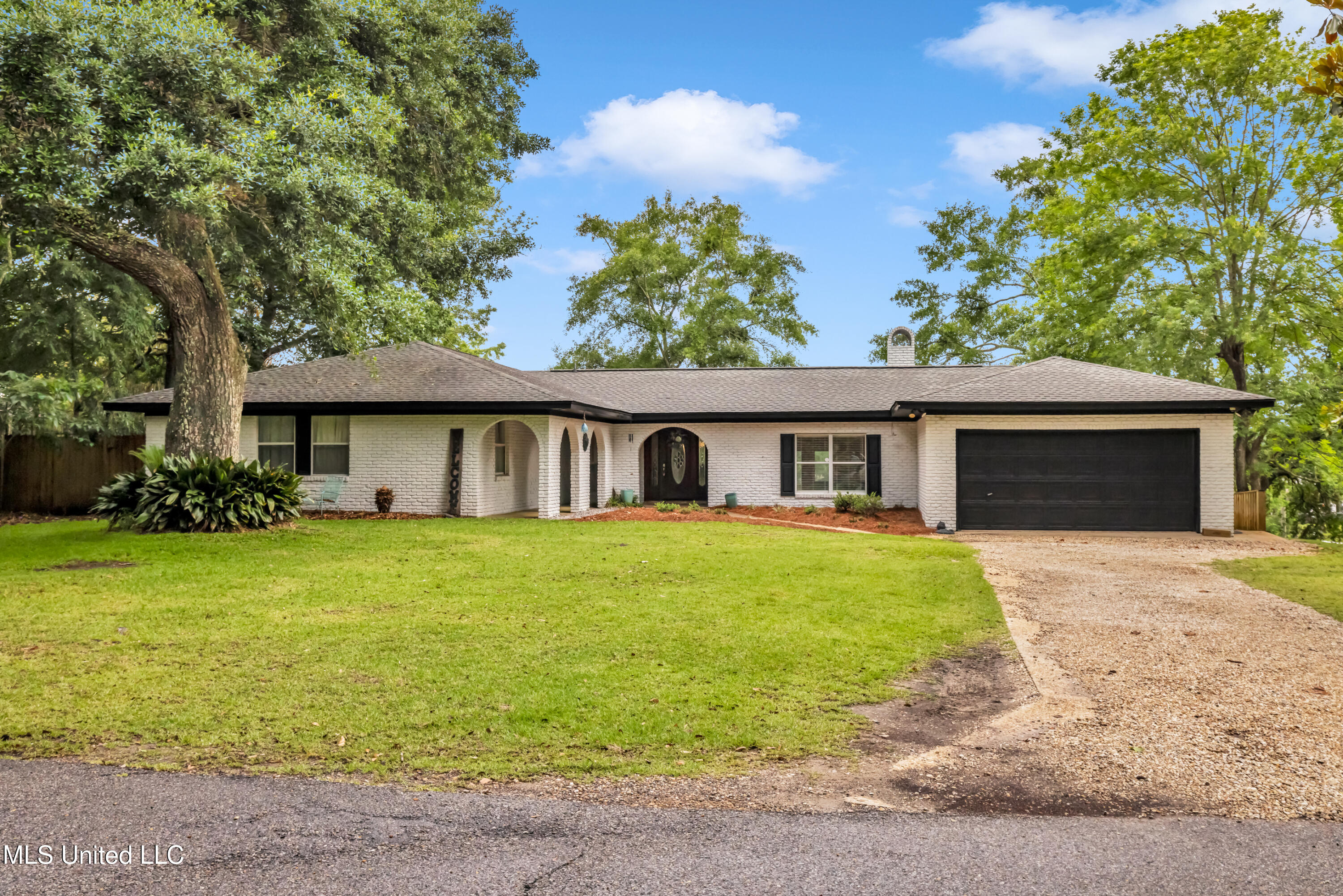 3225 Red Bluff Circle, Ocean Springs, Mississippi image 2