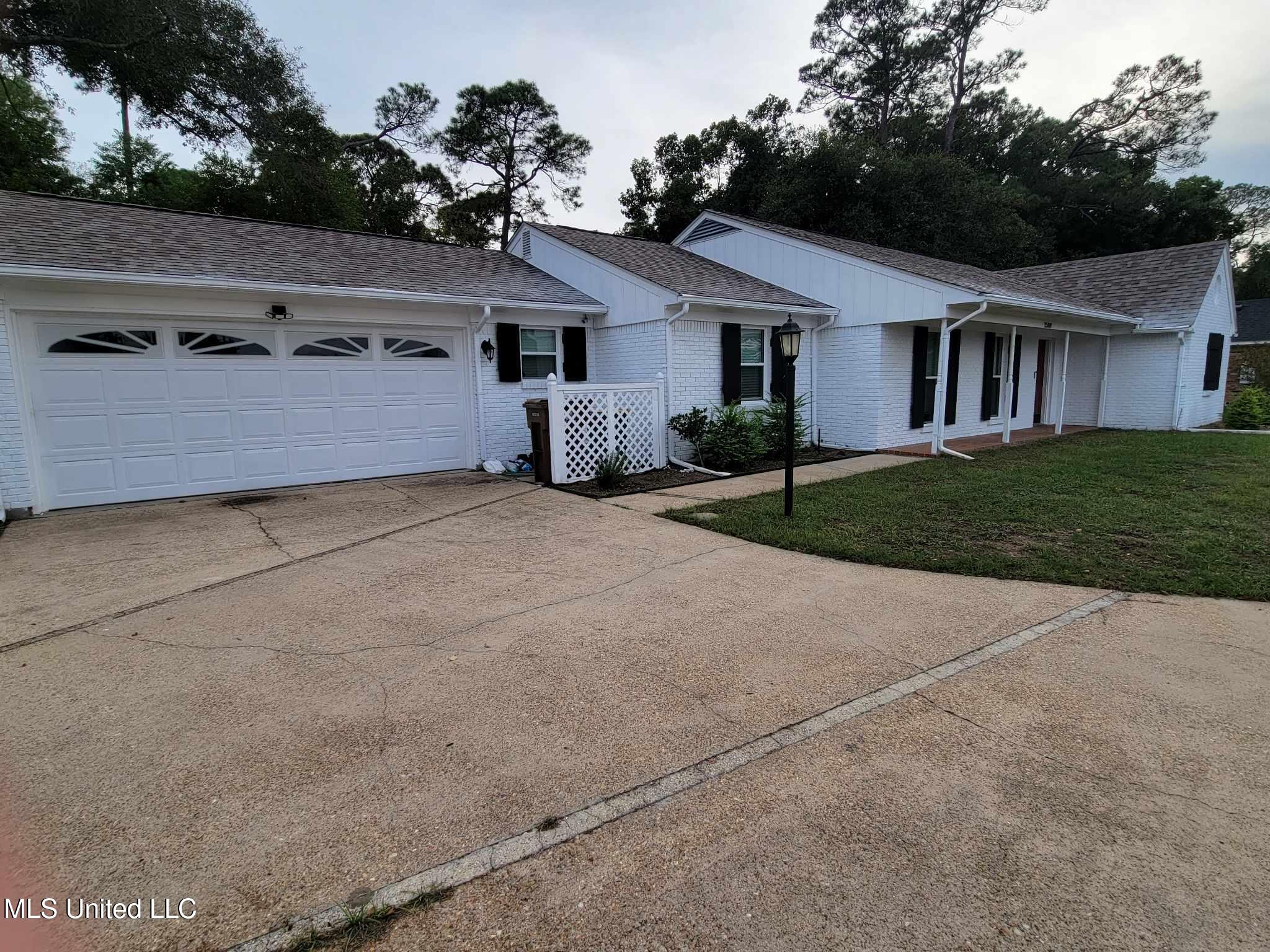 2589 Santa Rosa Cove