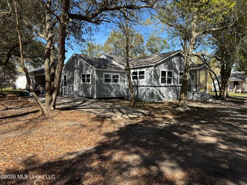 Homes For Sale - 1811 Wilson Avenue<br/> Pascagoula, MS 39567