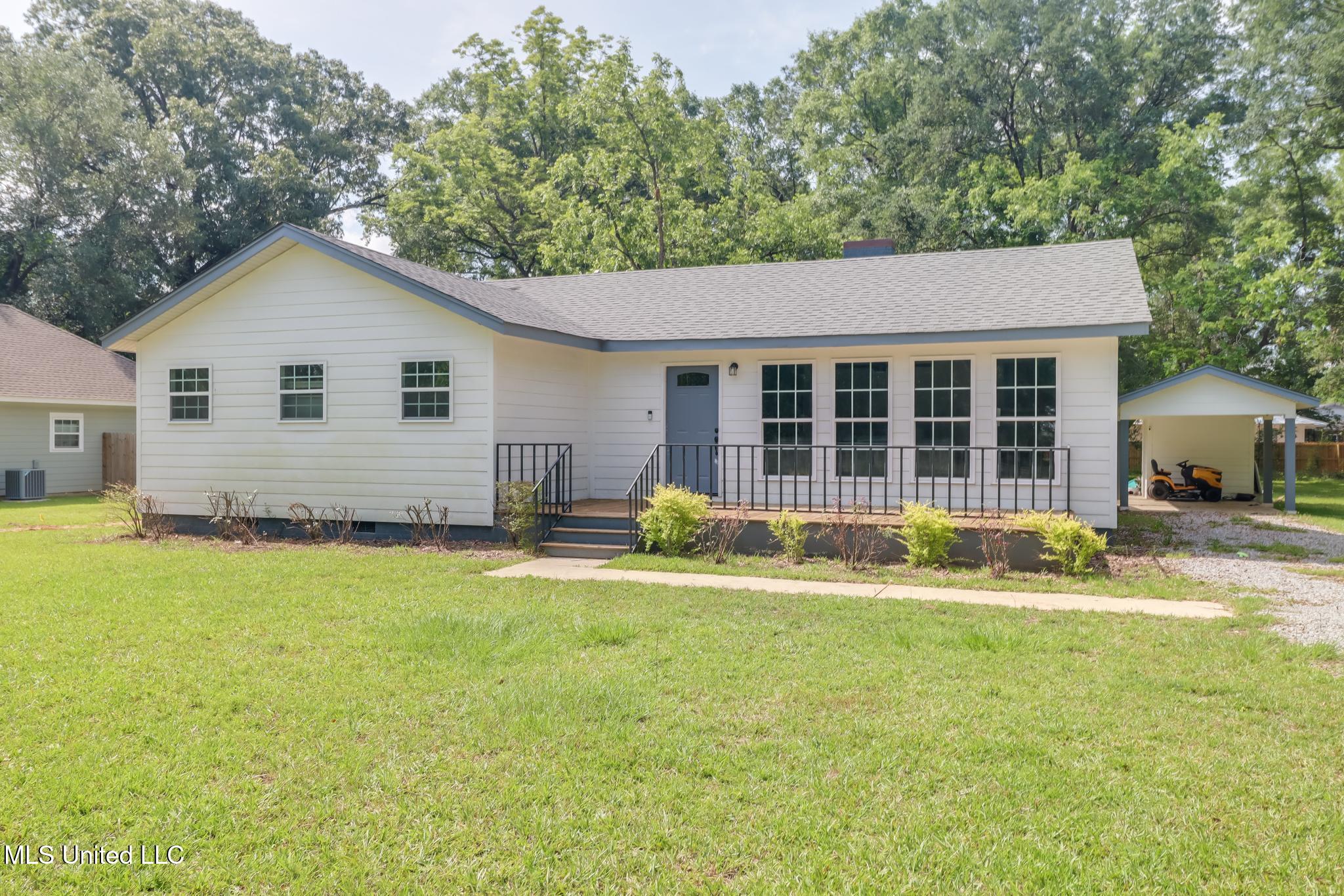 557 S Pine Street, Lucedale, Mississippi image 1