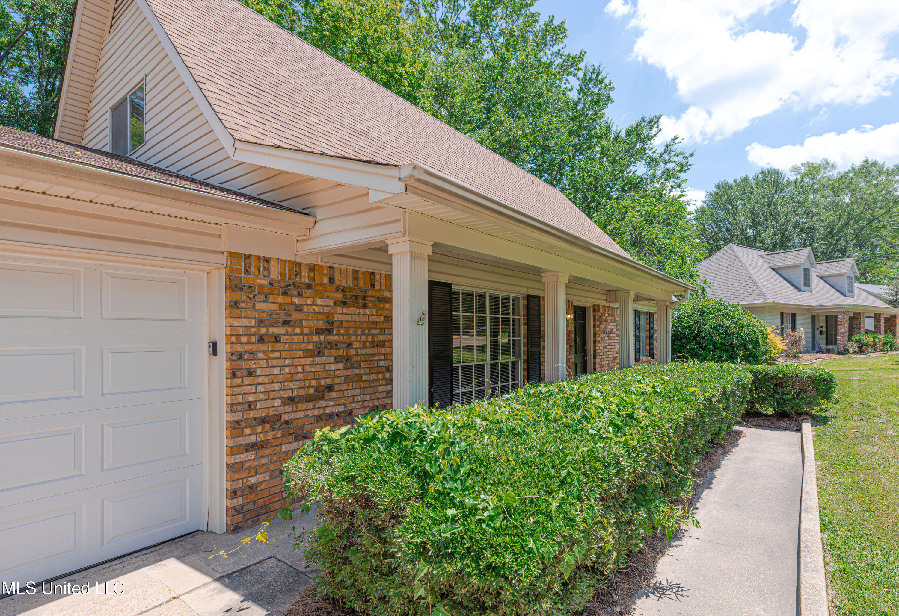 828 Briarwood Drive, Jackson, Mississippi image 4