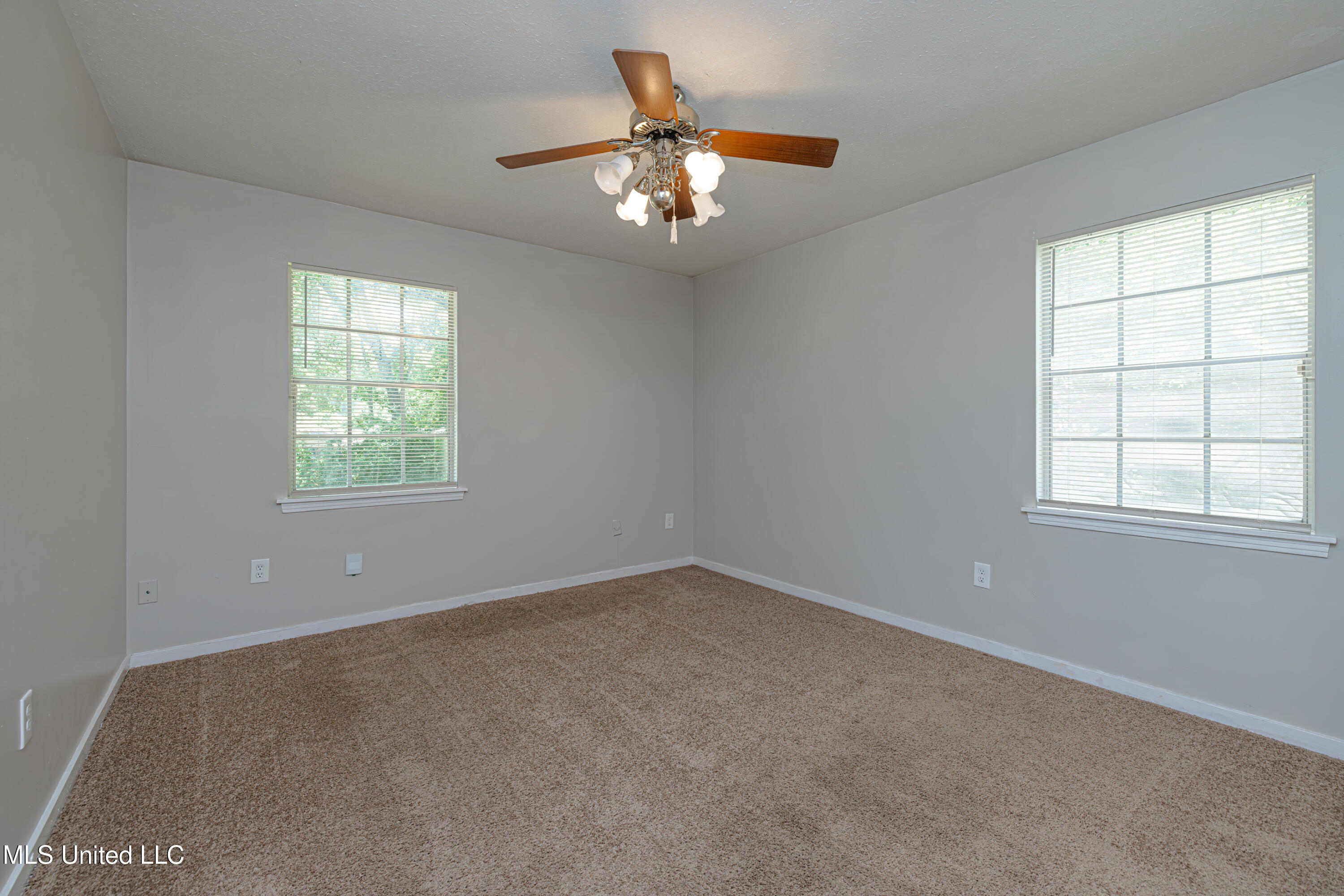 828 Briarwood Drive, Jackson, Mississippi image 33
