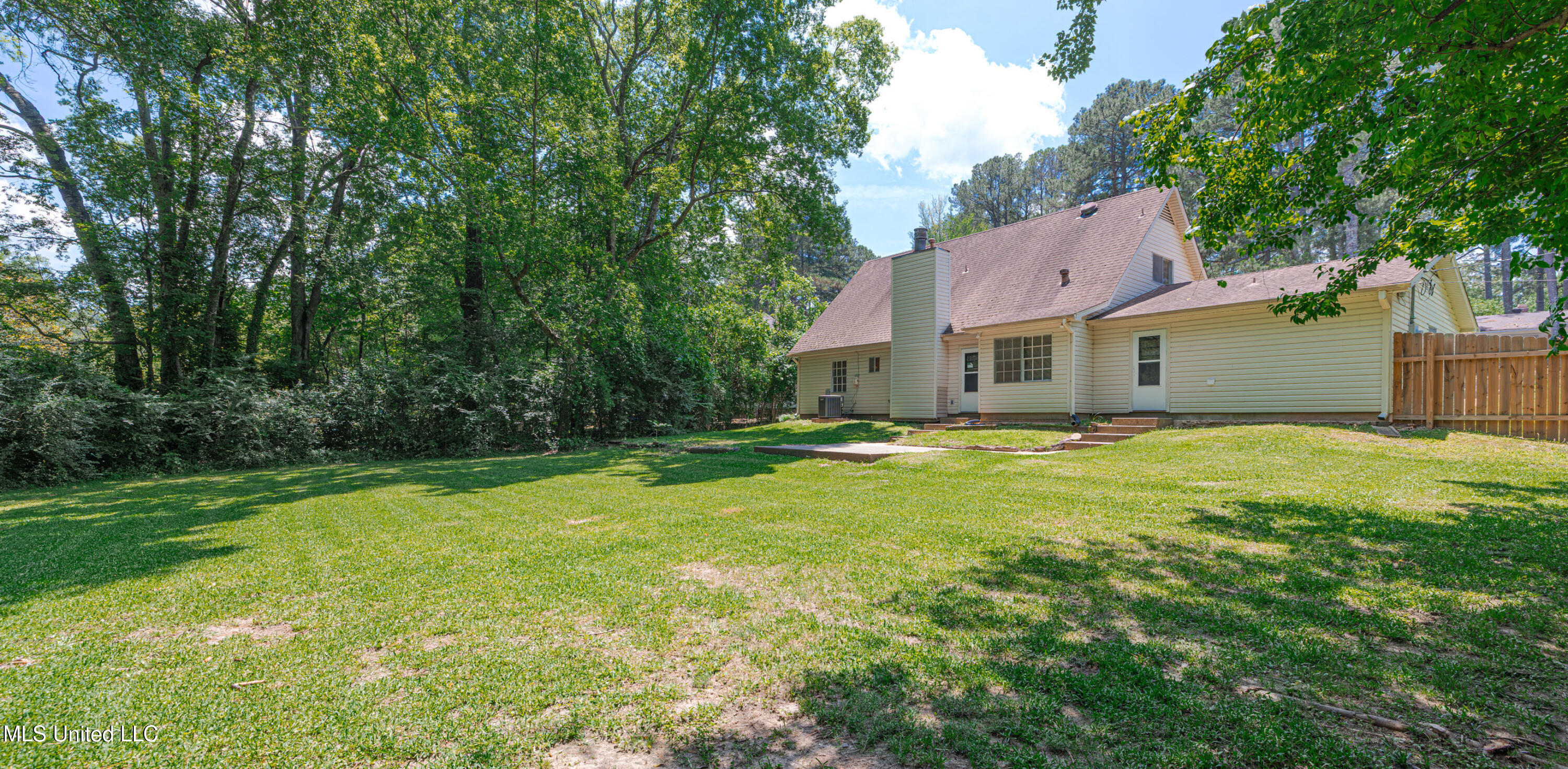 828 Briarwood Drive, Jackson, Mississippi image 9
