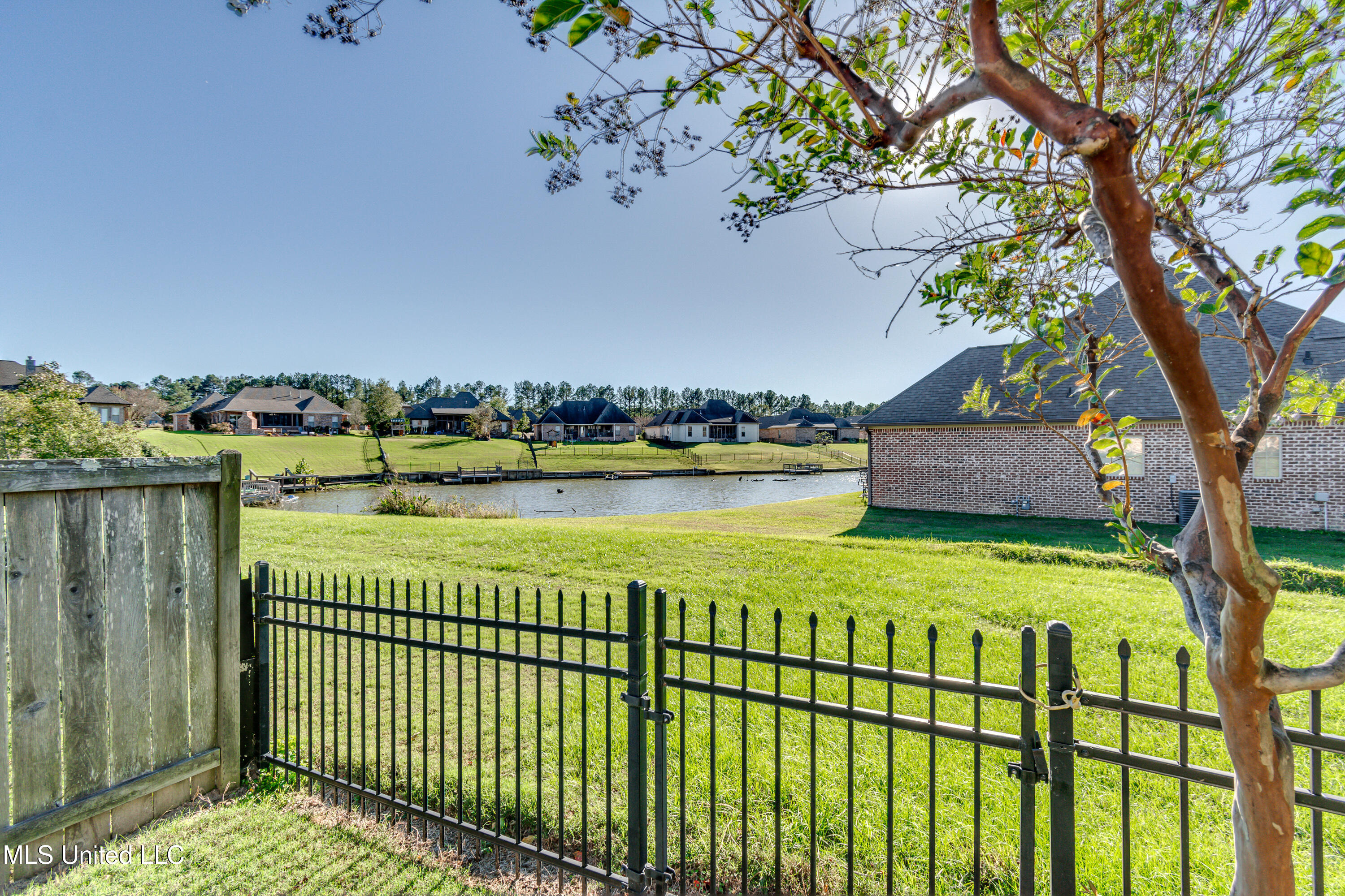 Madison, Mississippi 39110, United States, 4 Bedrooms Bedrooms, ,3 BathroomsBathrooms,Residential,Pending,27684