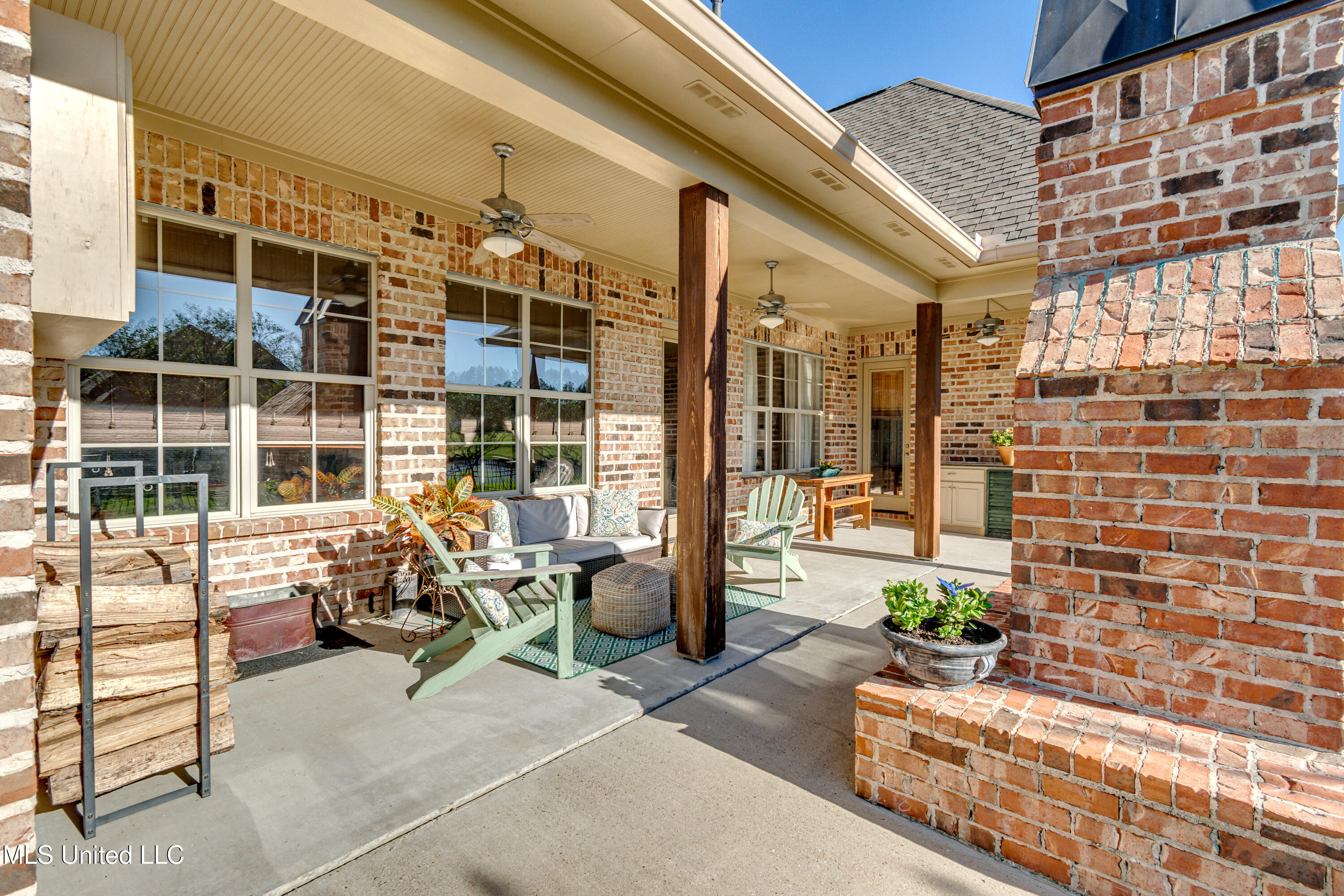 Madison, Mississippi 39110, United States, 4 Bedrooms Bedrooms, ,3 BathroomsBathrooms,Residential,Pending,27684