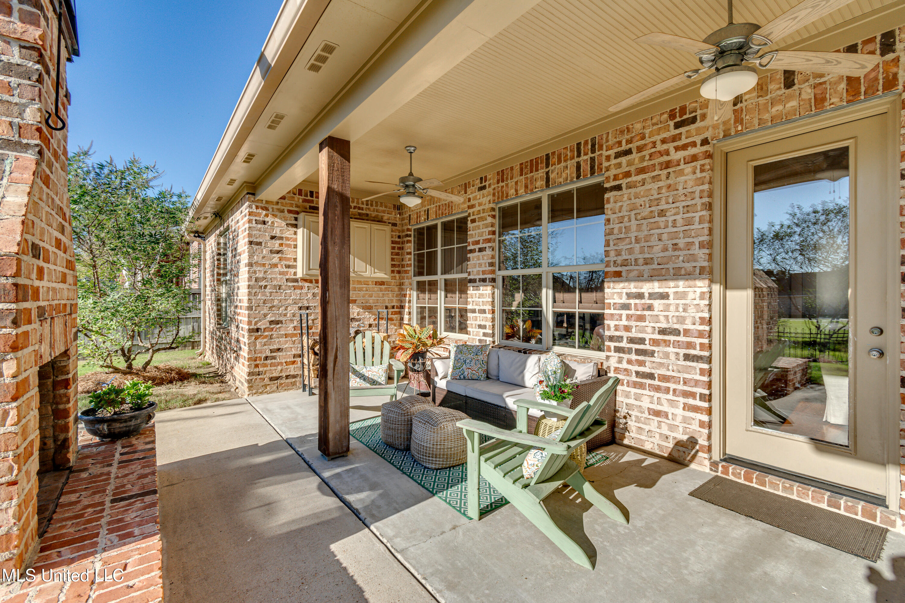 Madison, Mississippi 39110, United States, 4 Bedrooms Bedrooms, ,3 BathroomsBathrooms,Residential,Pending,27684