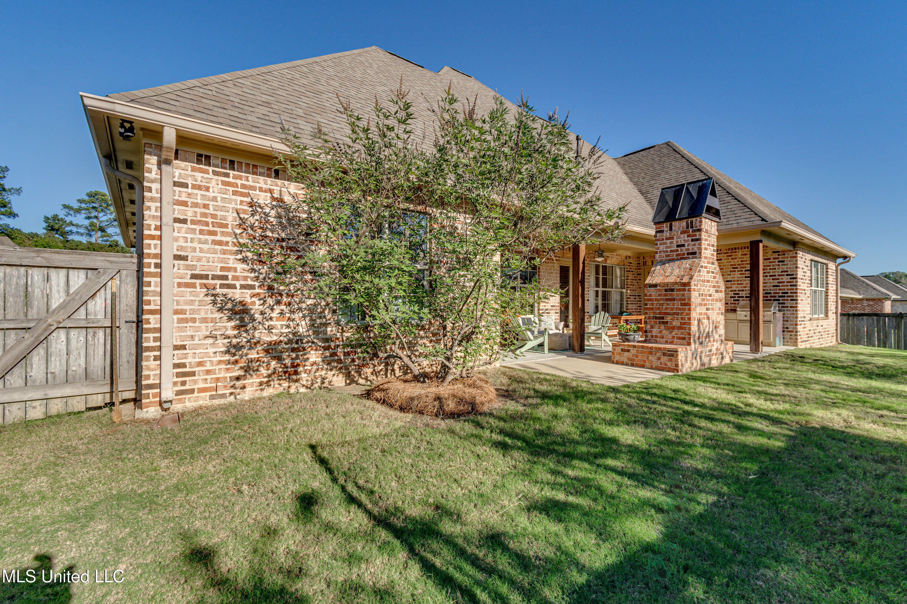 Madison, Mississippi 39110, United States, 4 Bedrooms Bedrooms, ,3 BathroomsBathrooms,Residential,Pending,27684