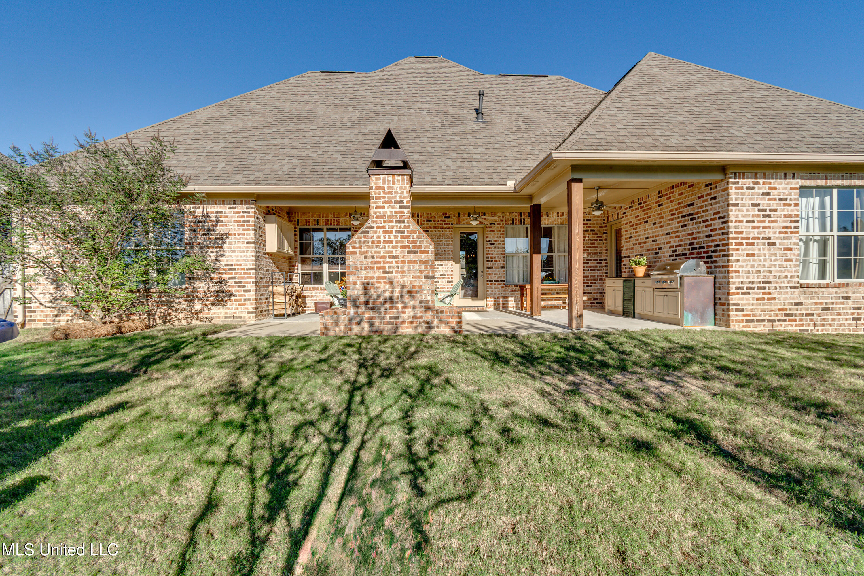 Madison, Mississippi 39110, United States, 4 Bedrooms Bedrooms, ,3 BathroomsBathrooms,Residential,Pending,27684