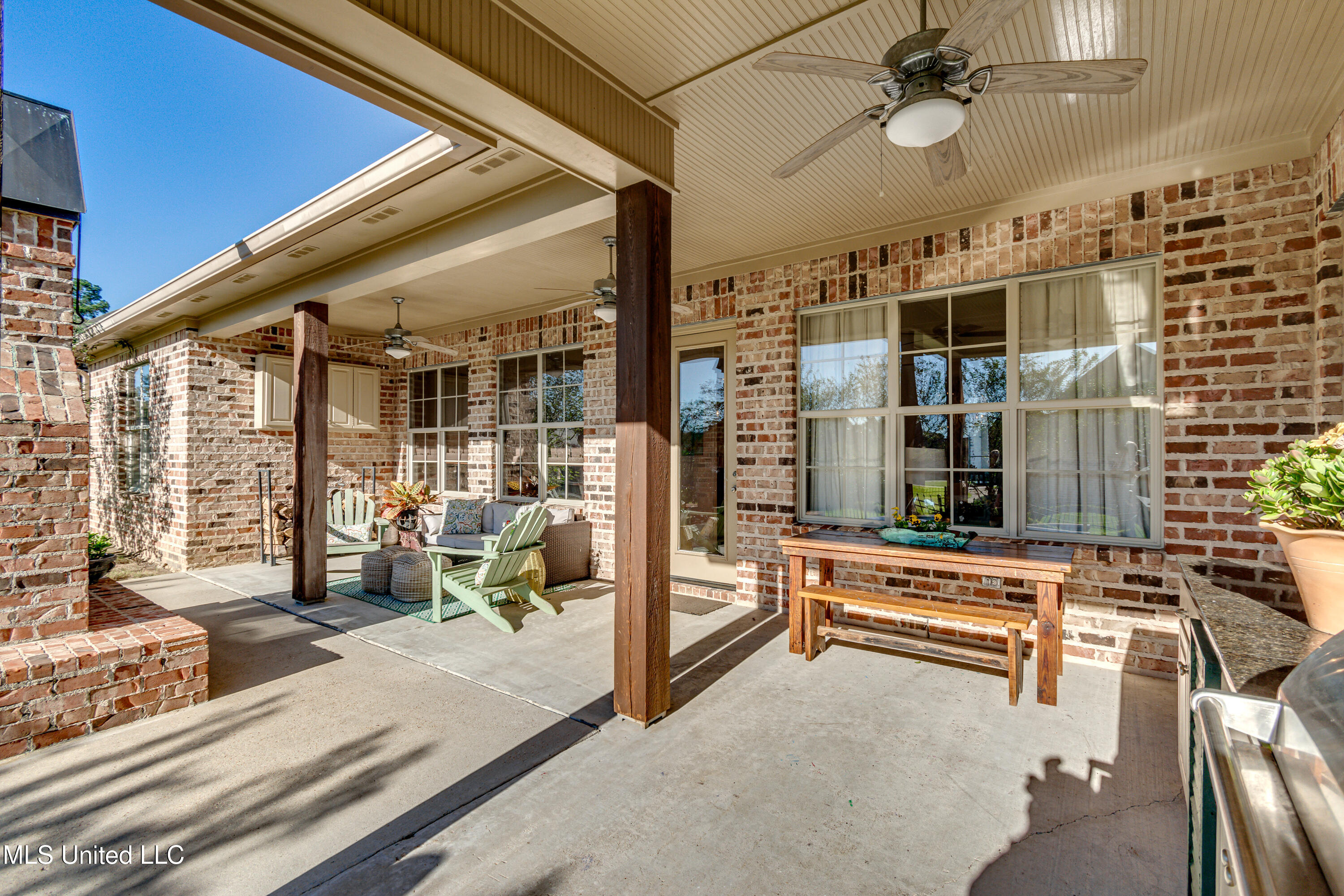 Madison, Mississippi 39110, United States, 4 Bedrooms Bedrooms, ,3 BathroomsBathrooms,Residential,Pending,27684