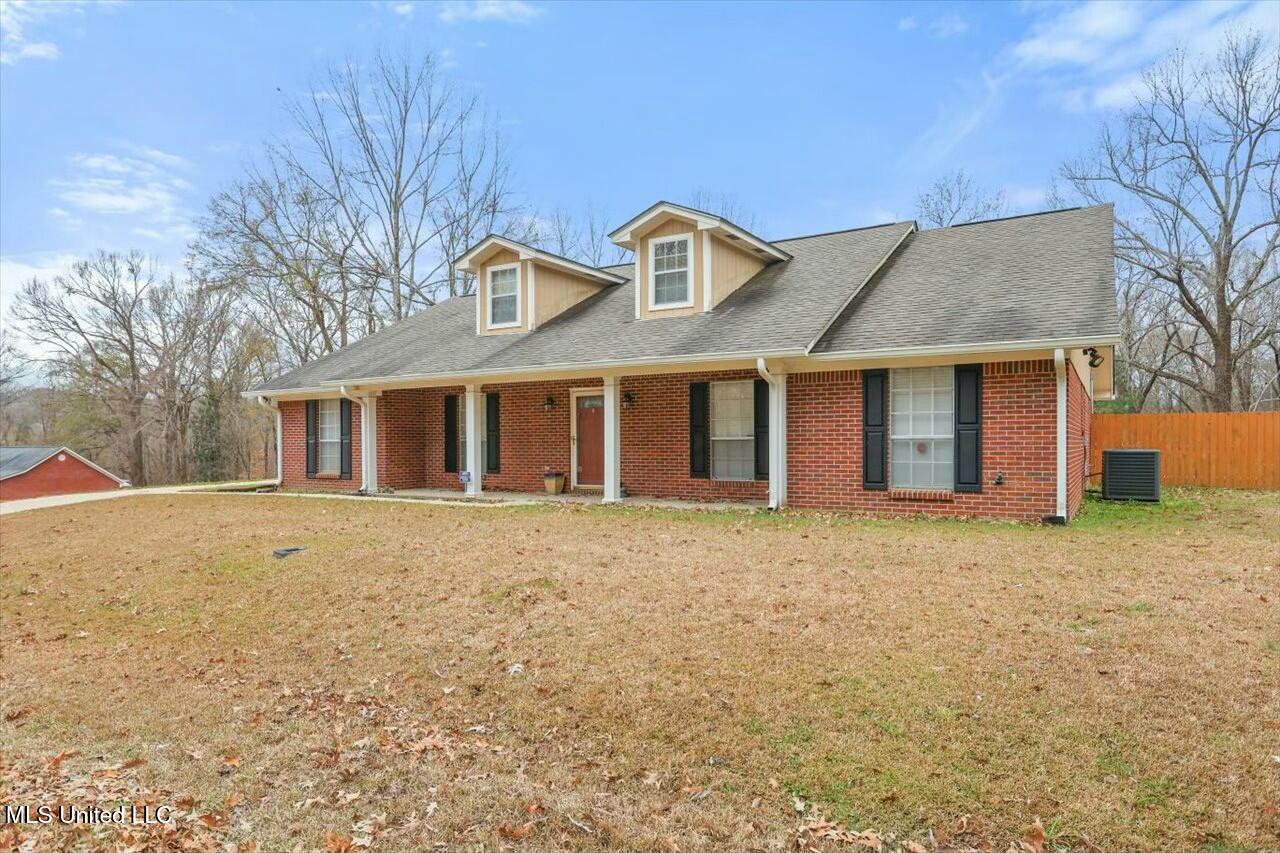 413 Siver Creek Drive Drive, Vicksburg, Mississippi image 2