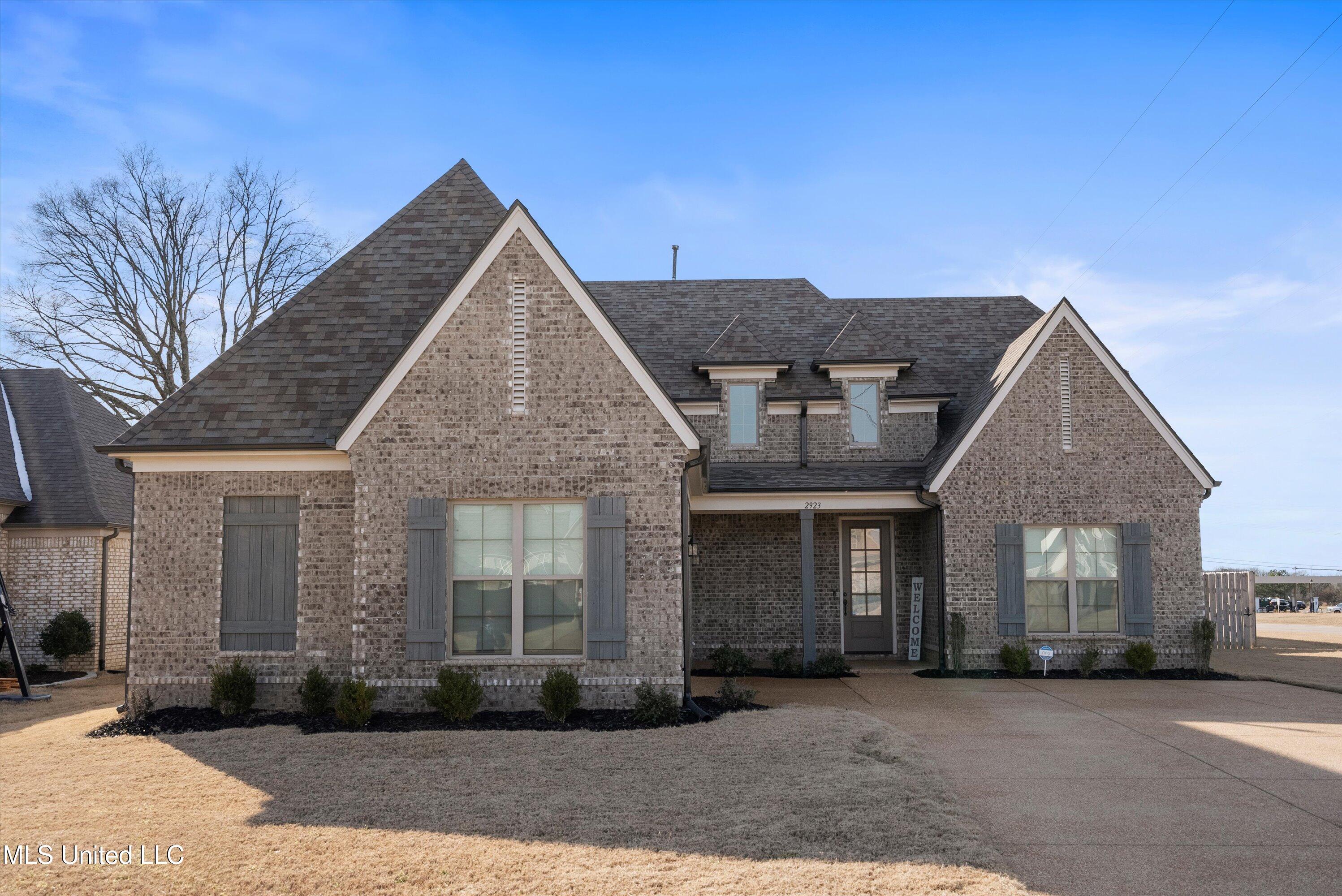 2923 Liam Lane, Nesbit, Mississippi image 2