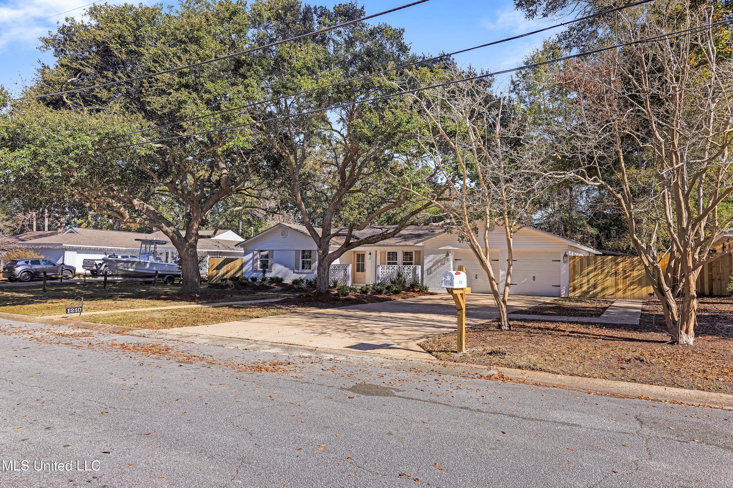 1210 Lancelot Lane, Ocean Springs, Mississippi image 3