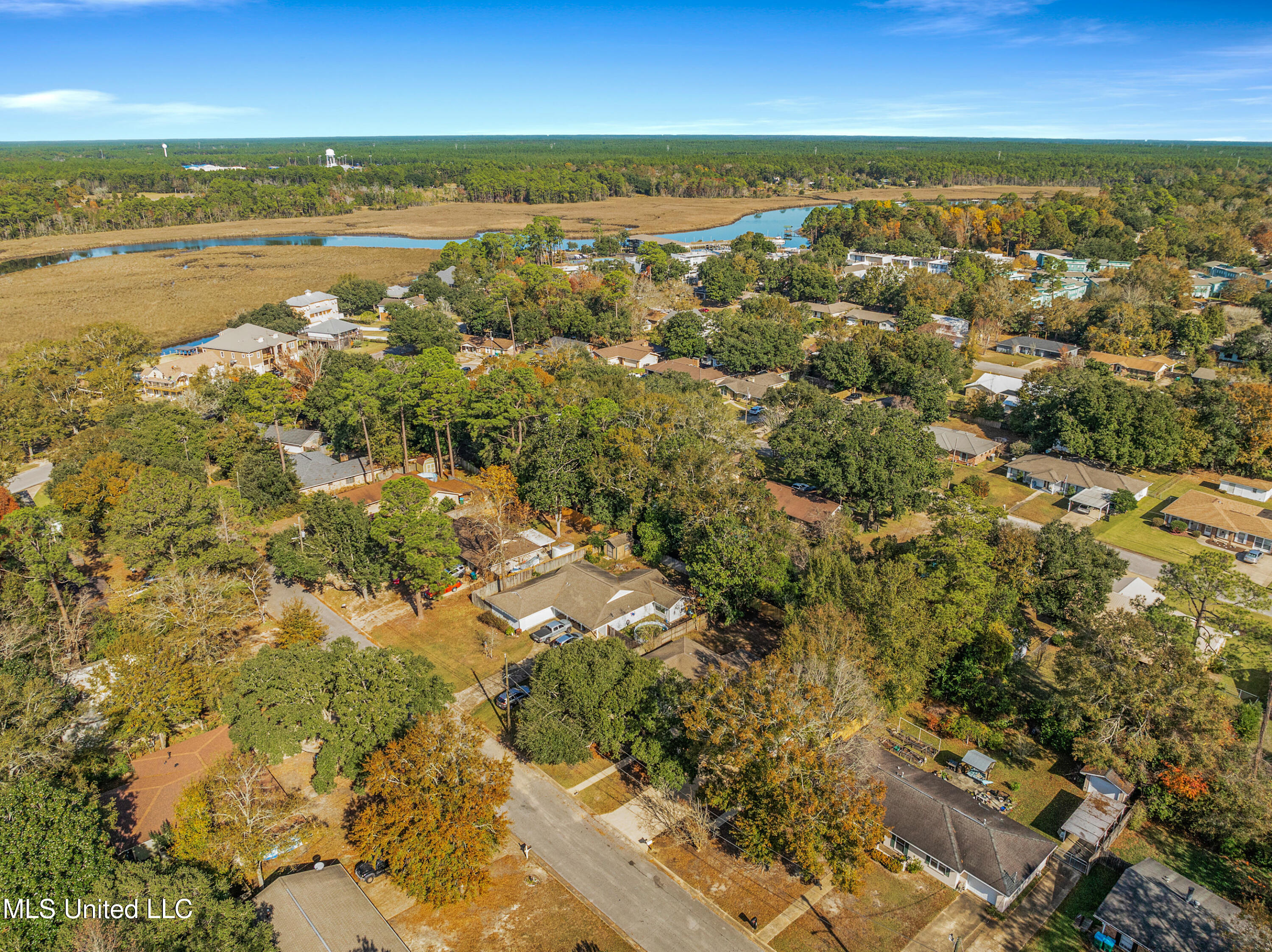 1210 Lancelot Lane, Ocean Springs, Mississippi image 28