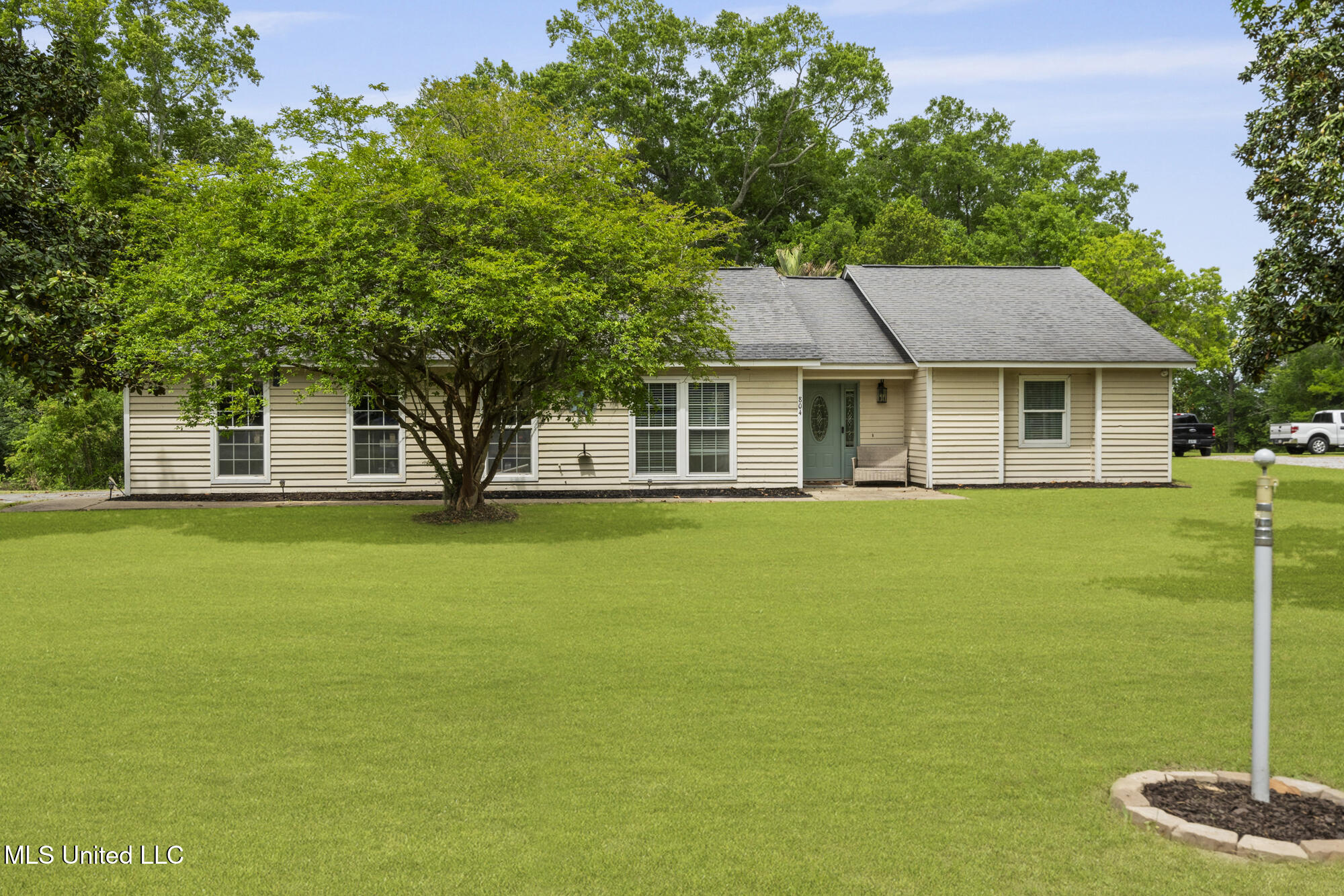 804 Homestead Boulevard, Gautier, Mississippi image 2