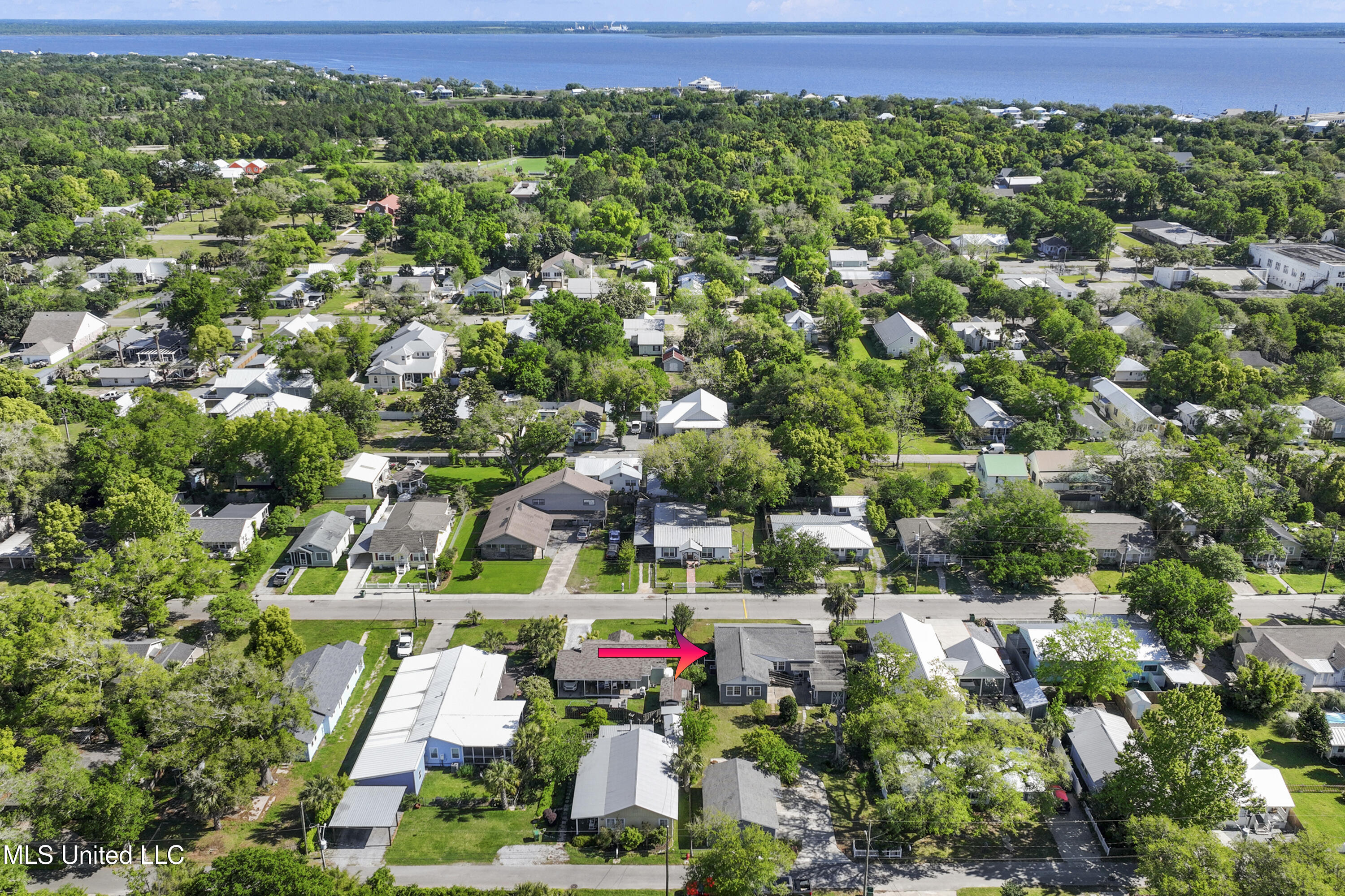 312 Demontluzin Avenue, Bay Saint Louis, Mississippi image 34