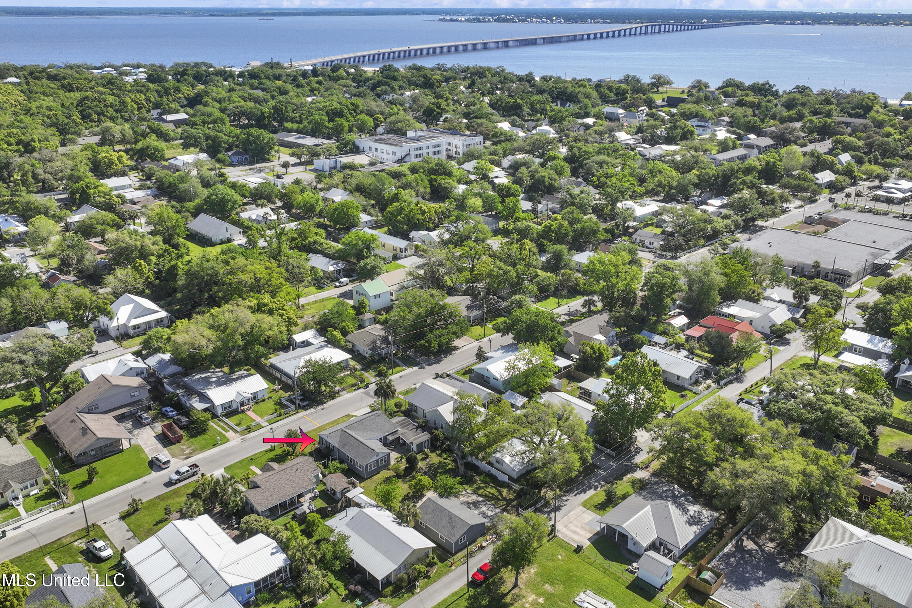 312 Demontluzin Avenue, Bay Saint Louis, Mississippi image 35